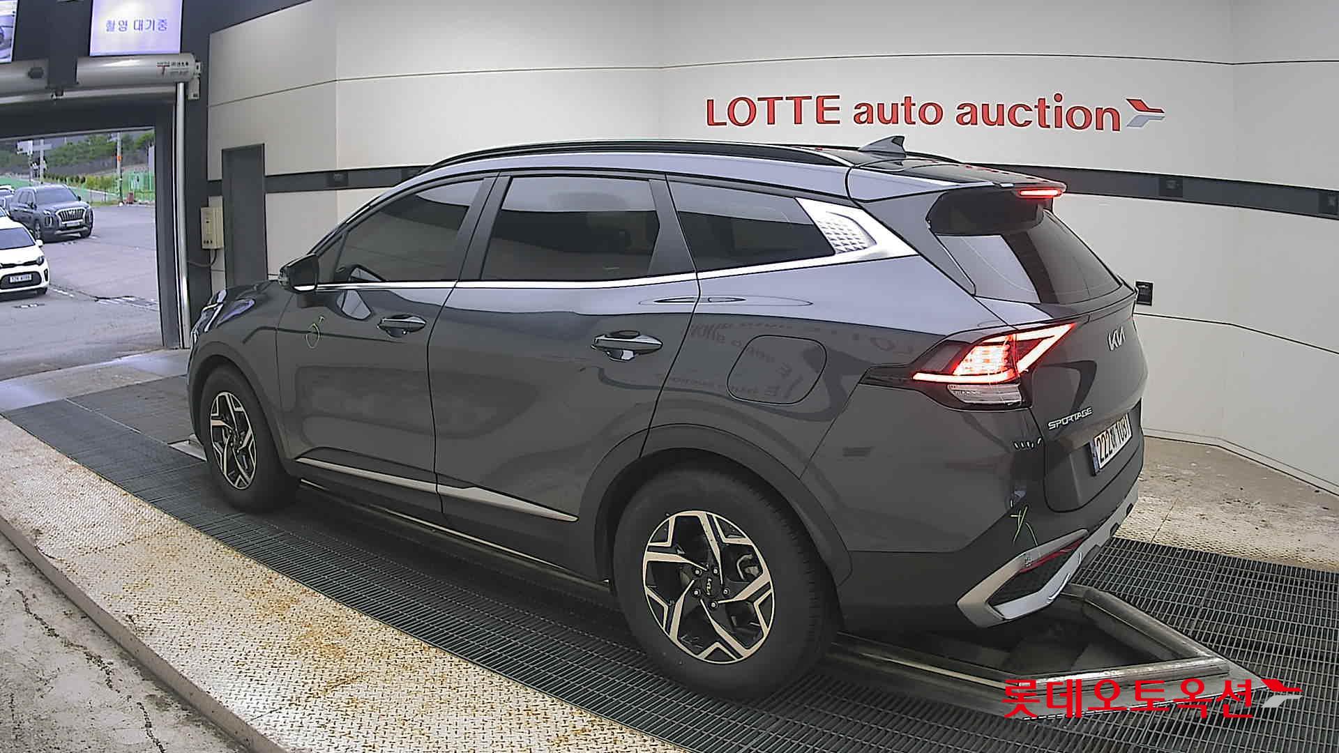 2023 - kia sportage