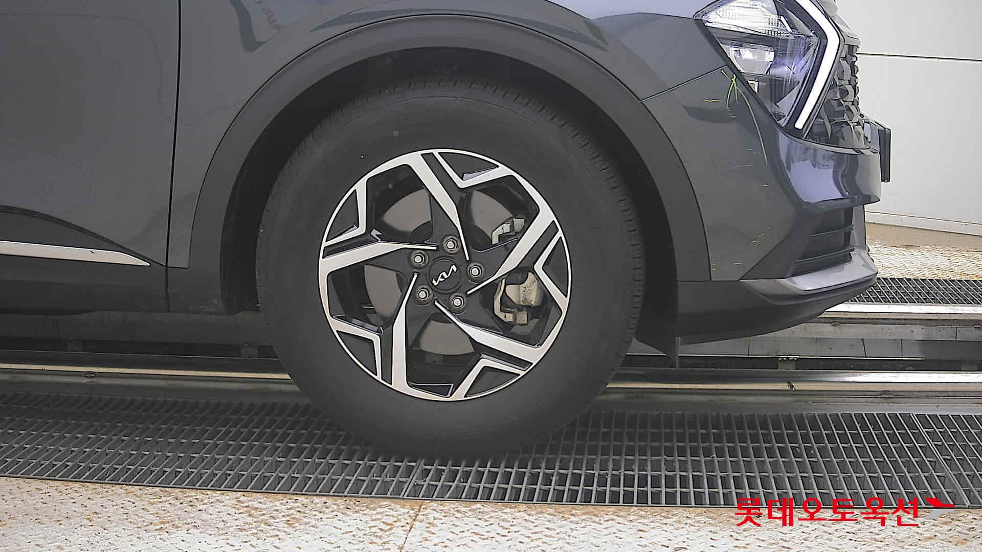 2023 - kia sportage