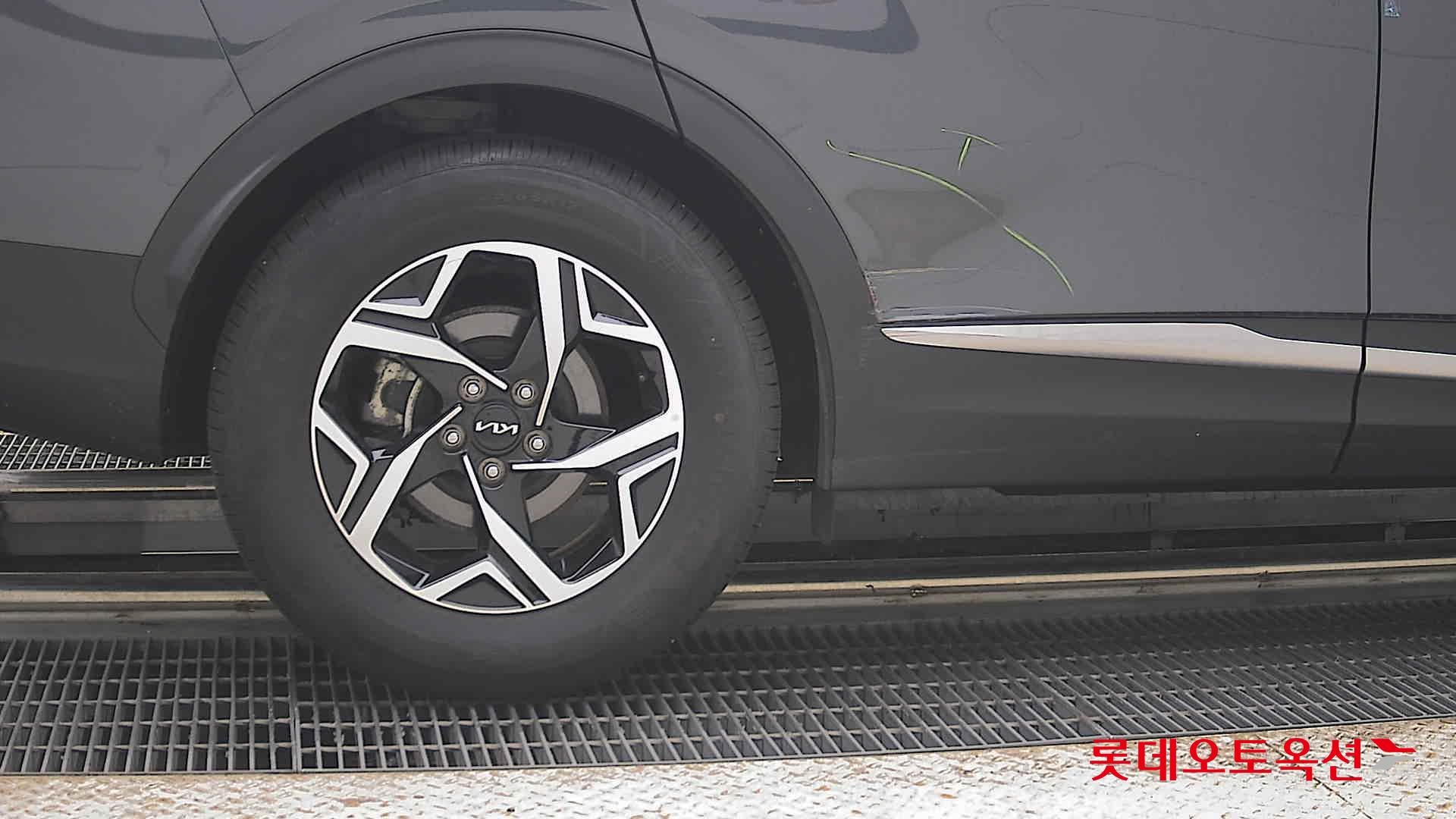 2023 - kia sportage