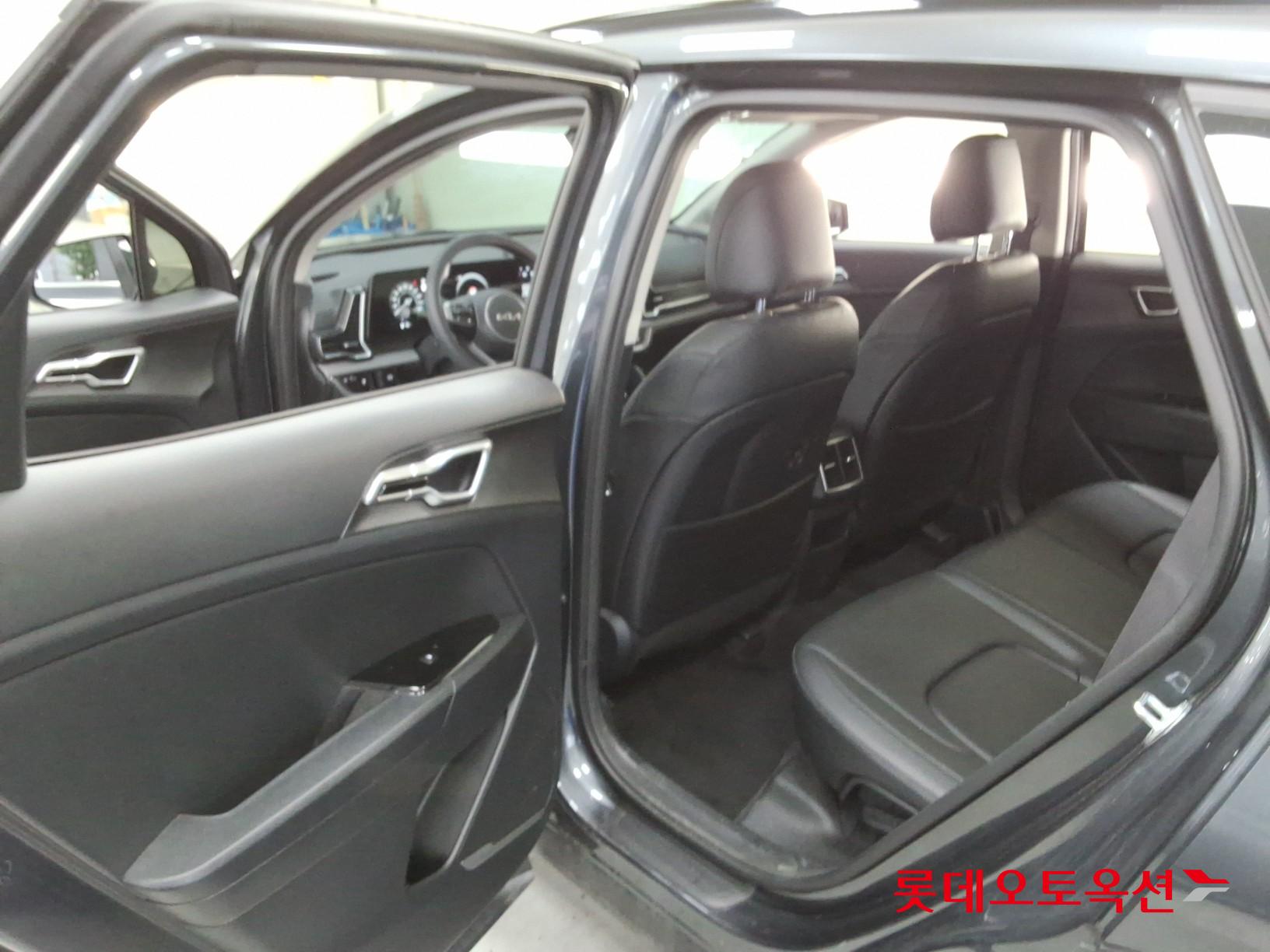 2023 - kia sportage