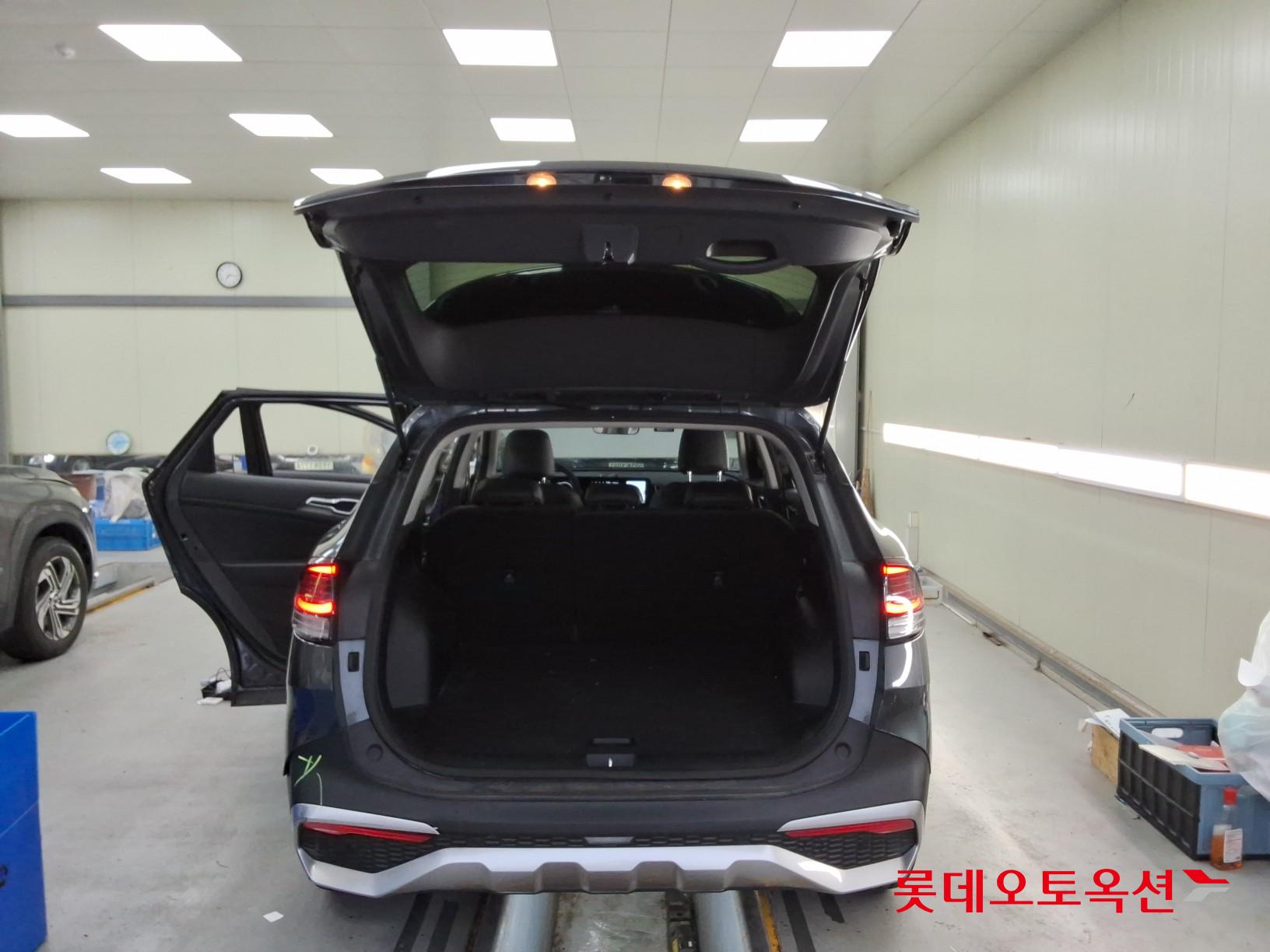 2023 - kia sportage