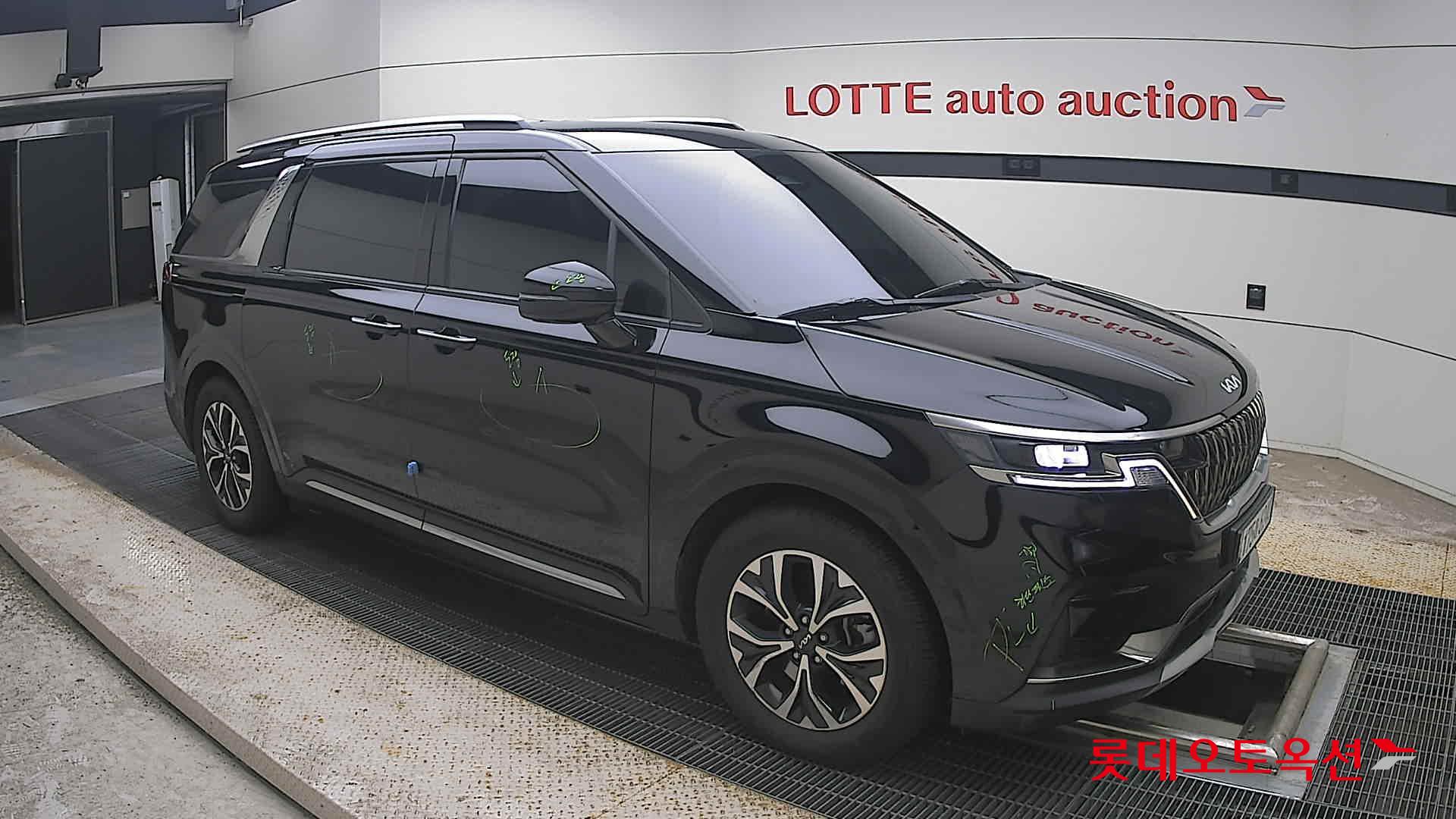 2023 - kia carnival