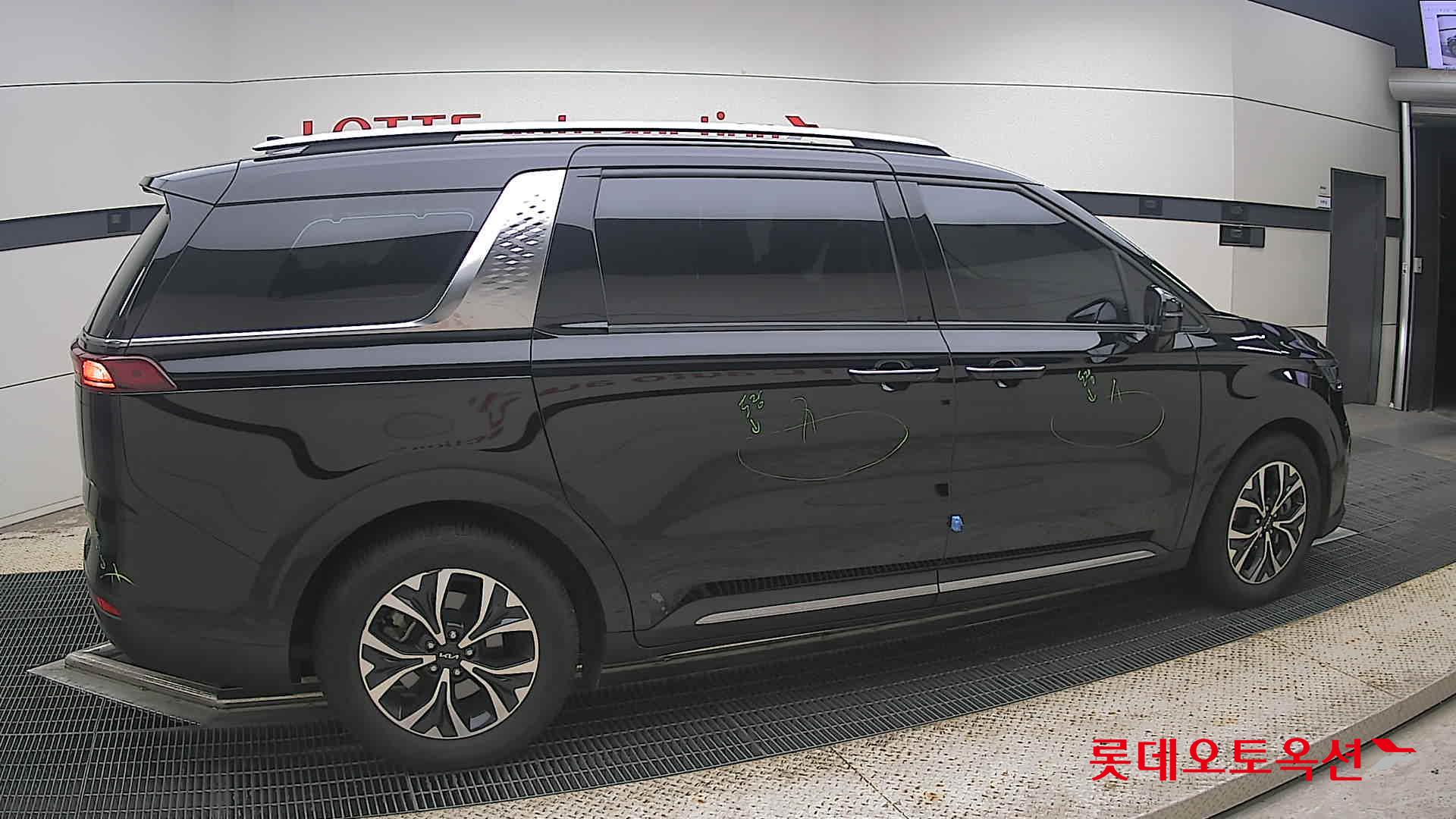 2023 - kia carnival