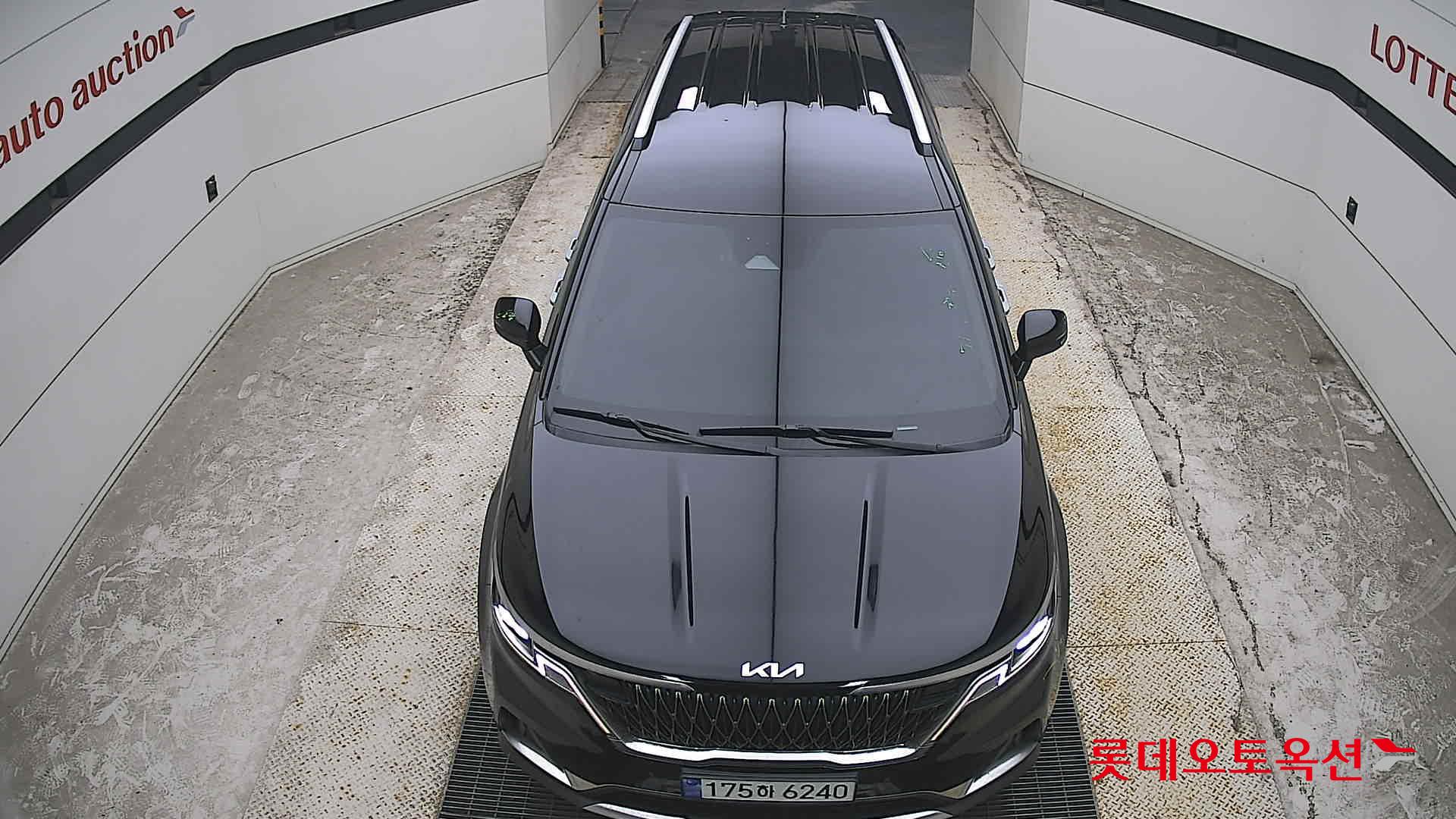 2023 - kia carnival