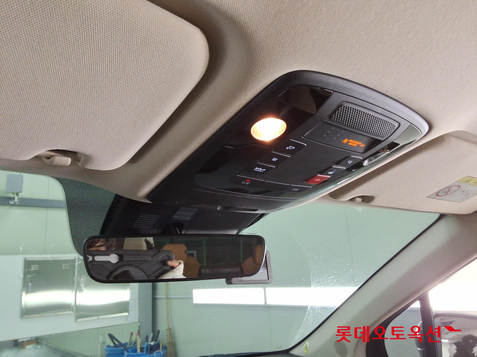 2023 - kia carnival