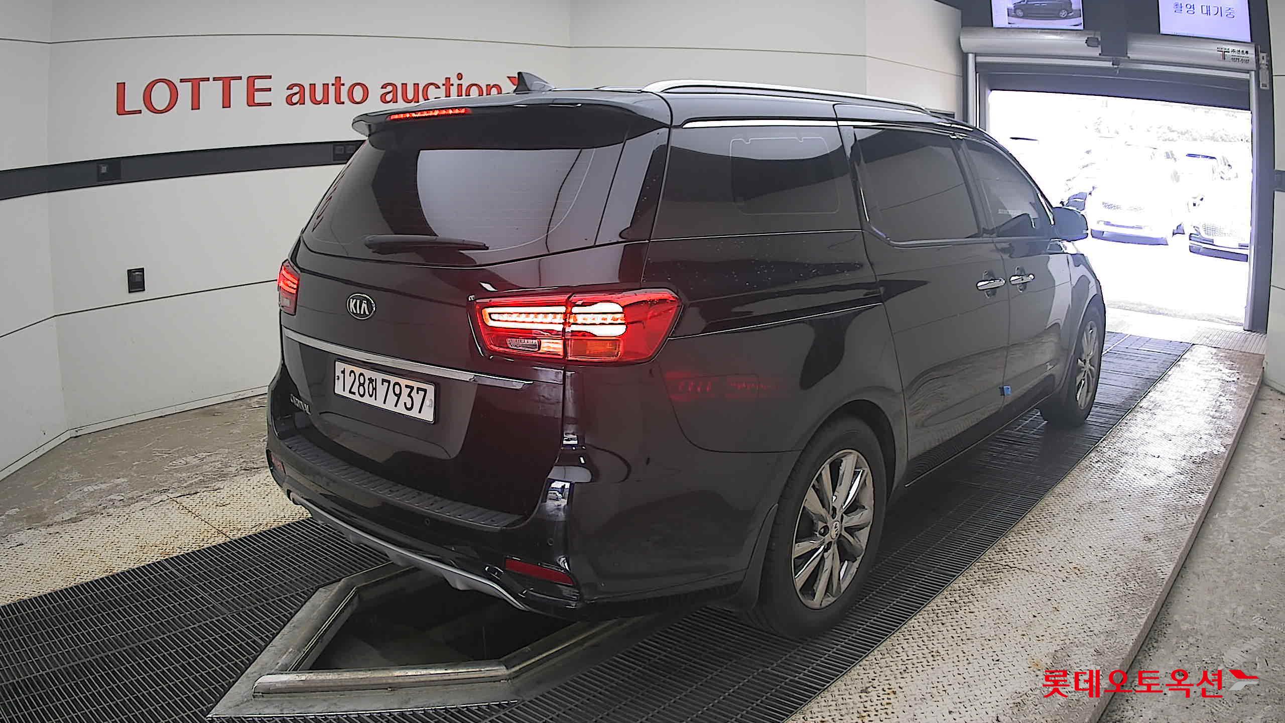 2020 - kia carnival