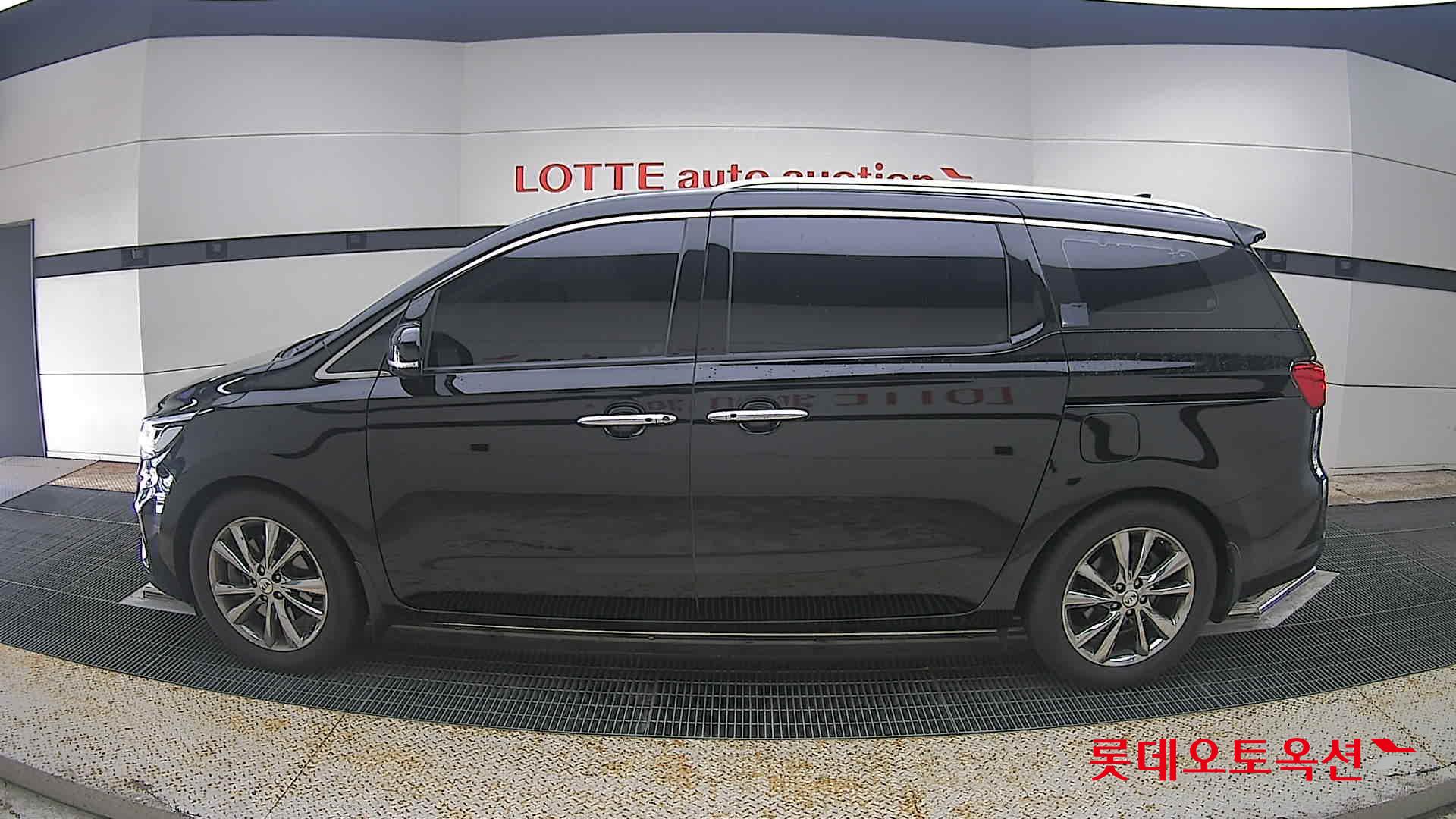 2020 - kia carnival