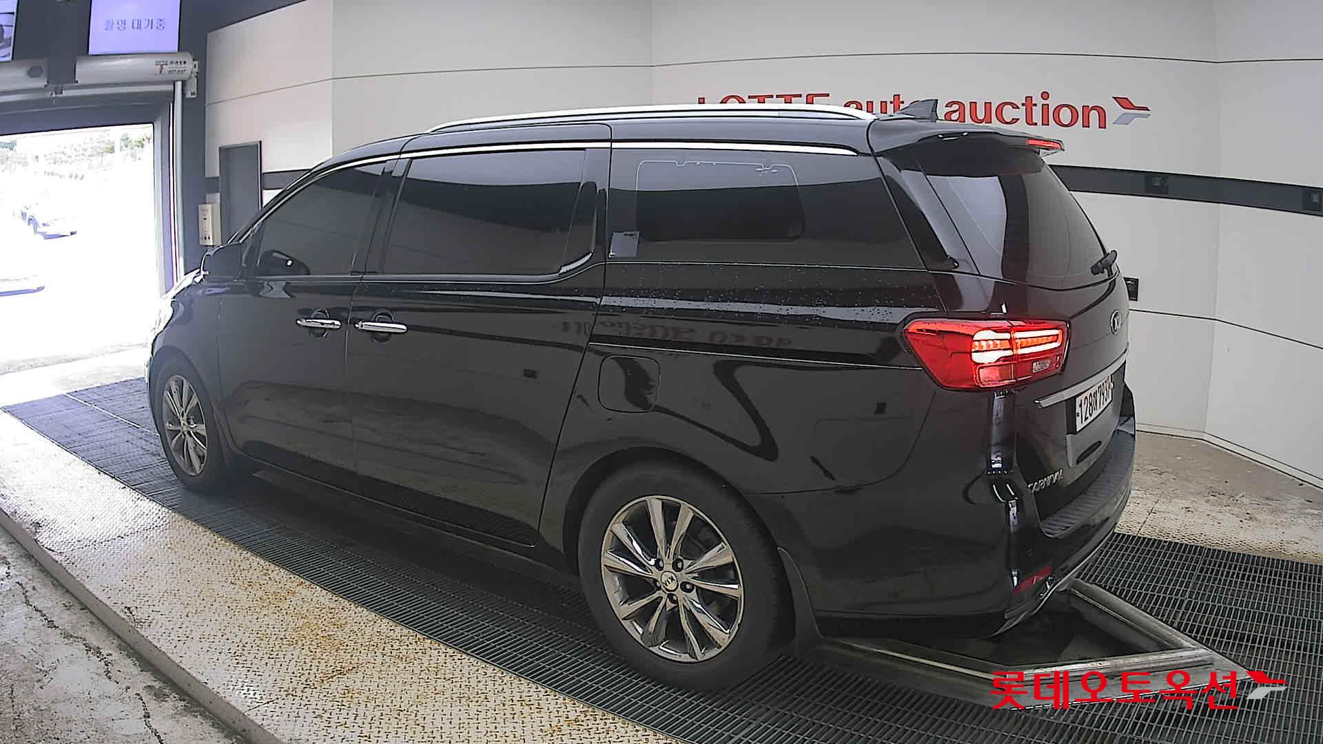 2020 - kia carnival