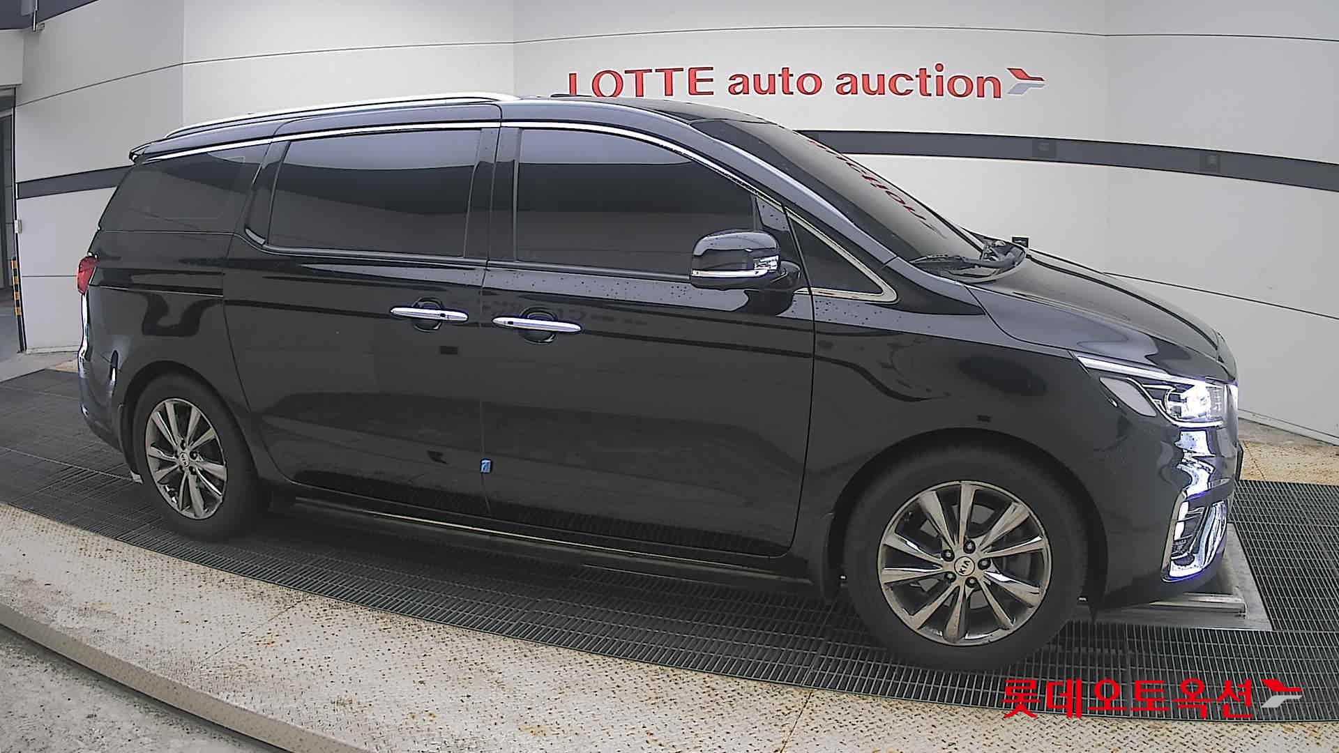 2020 - kia carnival