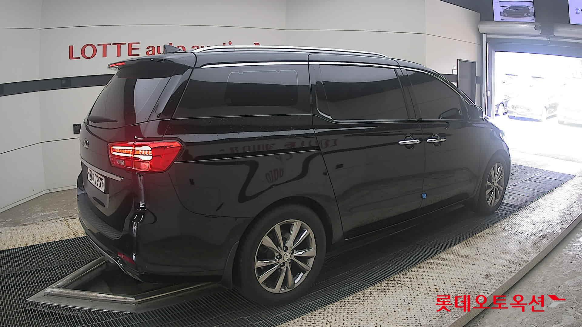 2020 - kia carnival