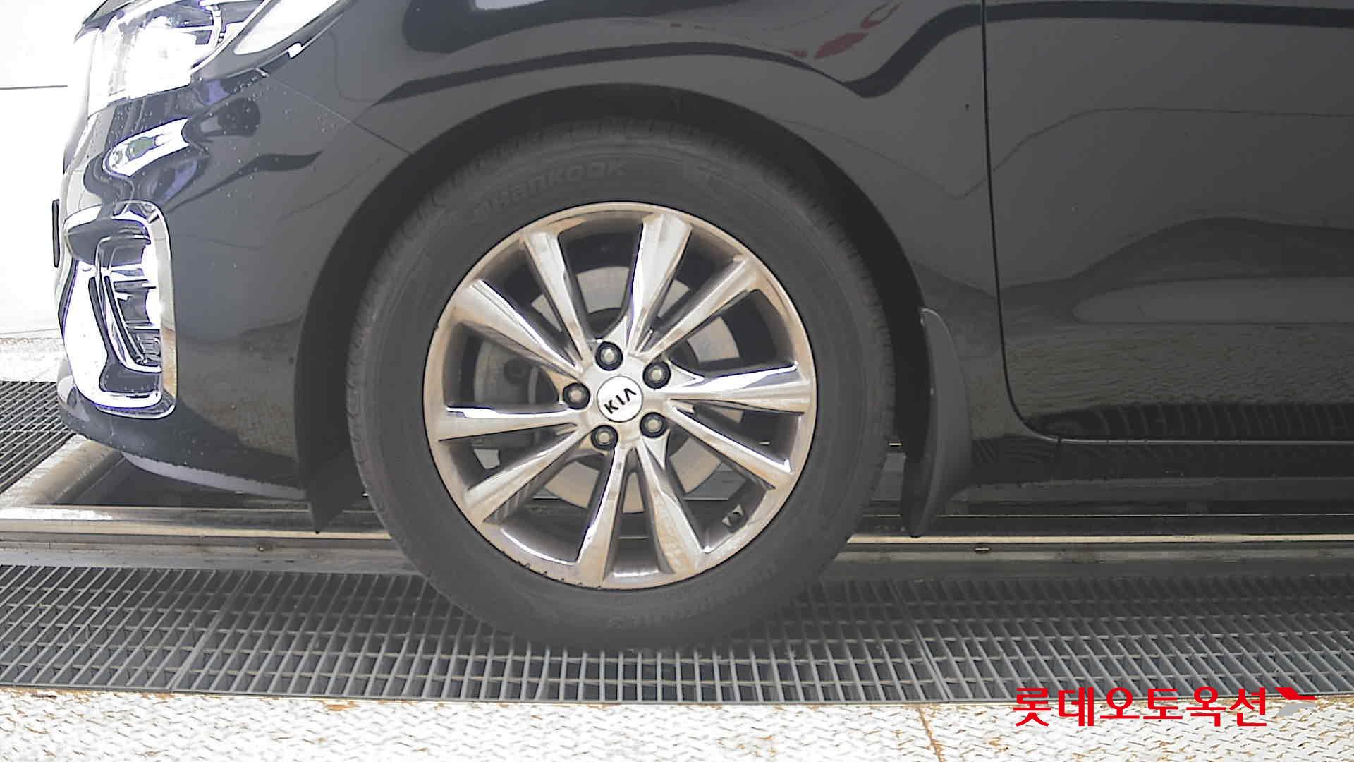 2020 - kia carnival