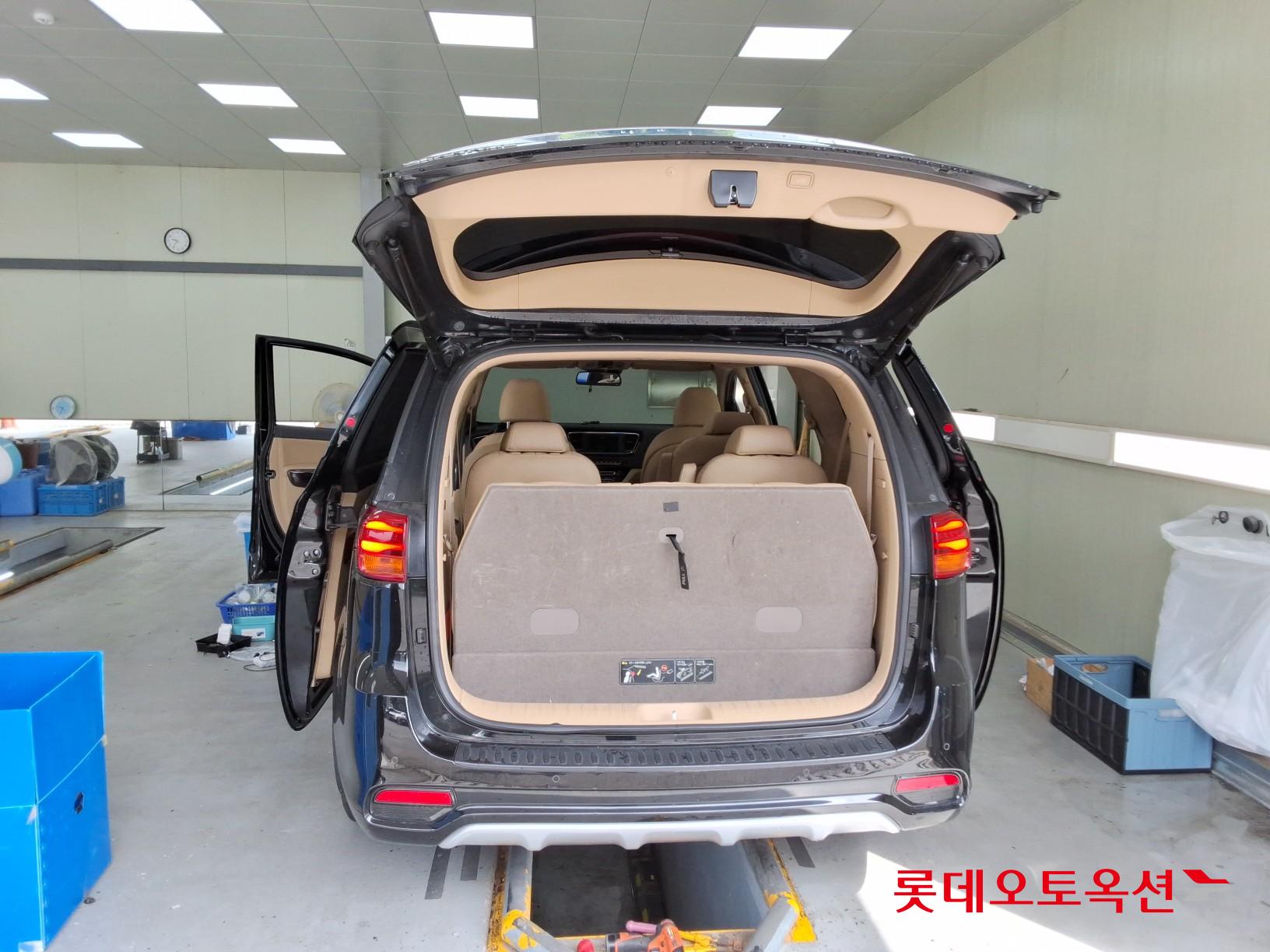 2020 - kia carnival