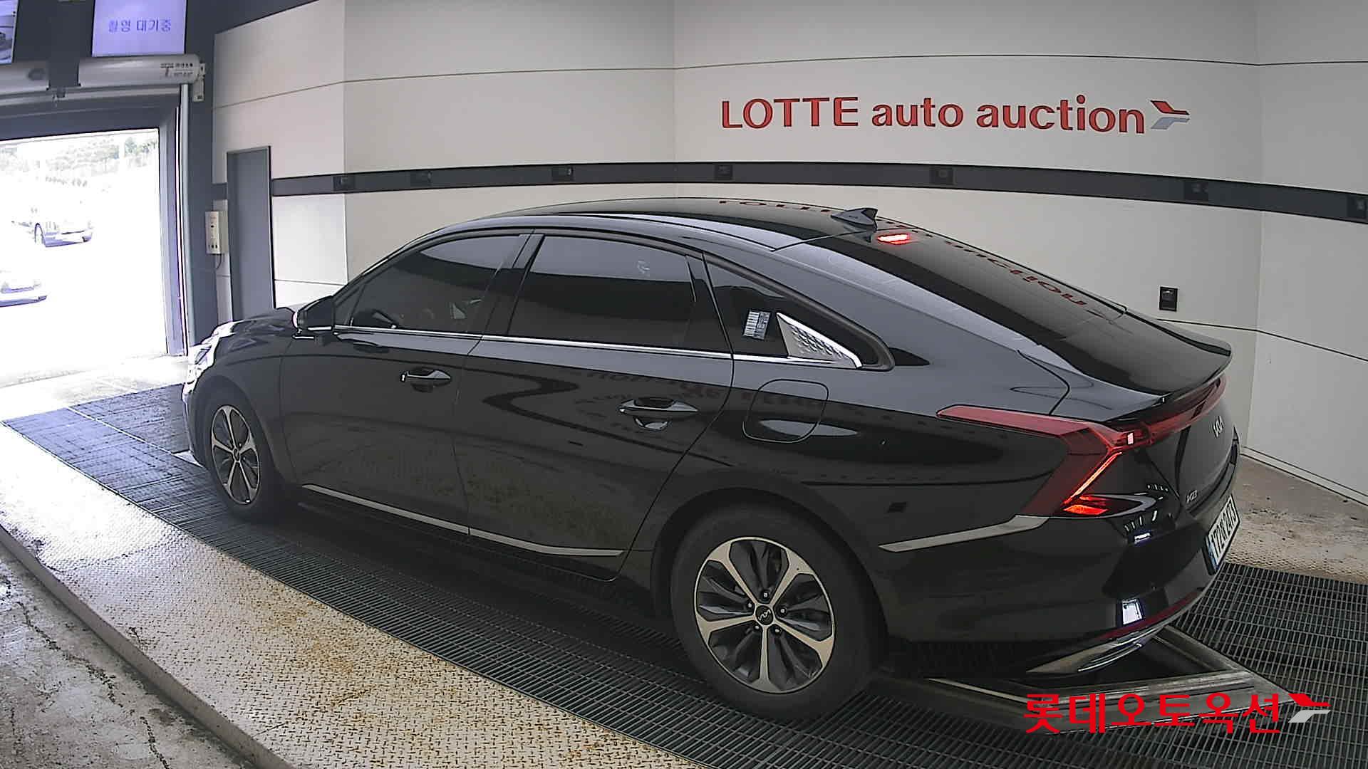 2023 - kia k8