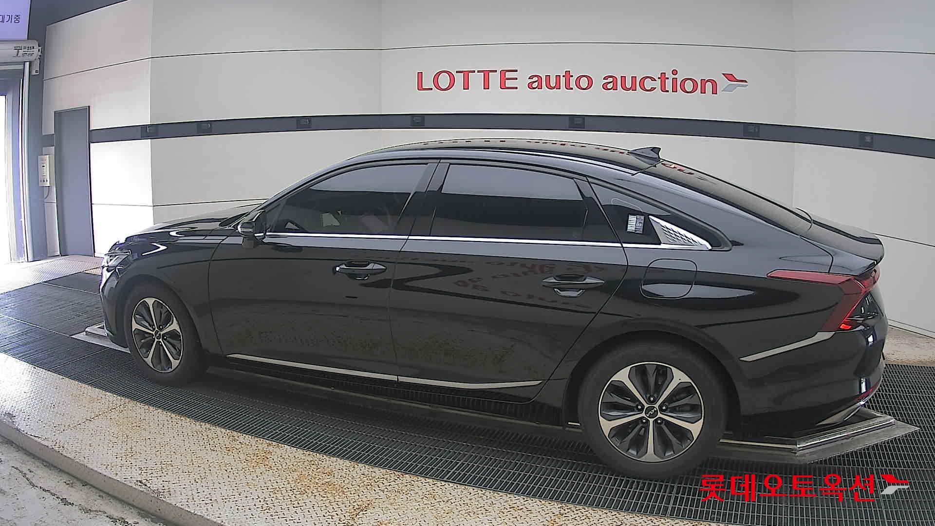 2023 - kia k8