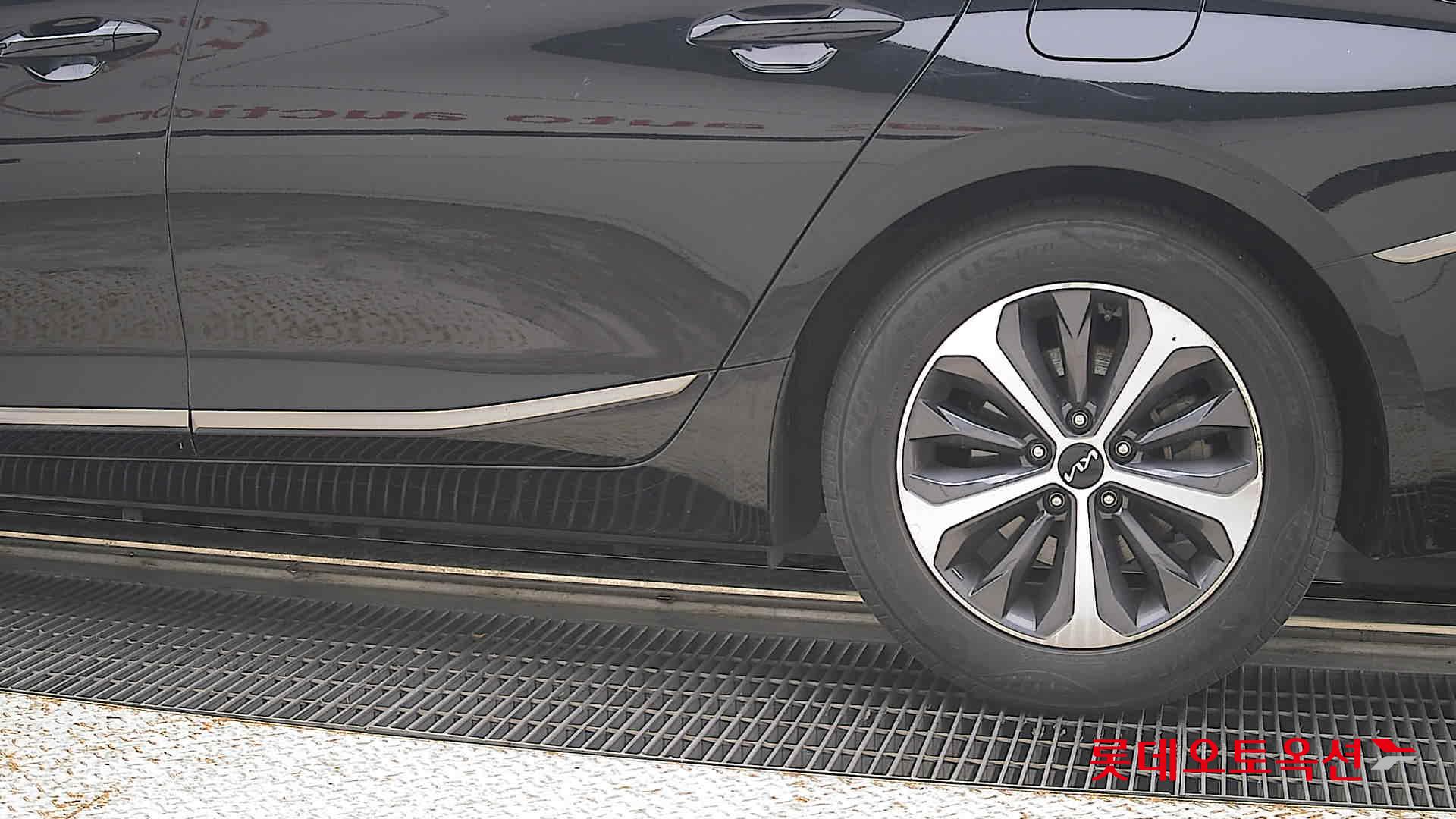 2023 - kia k8