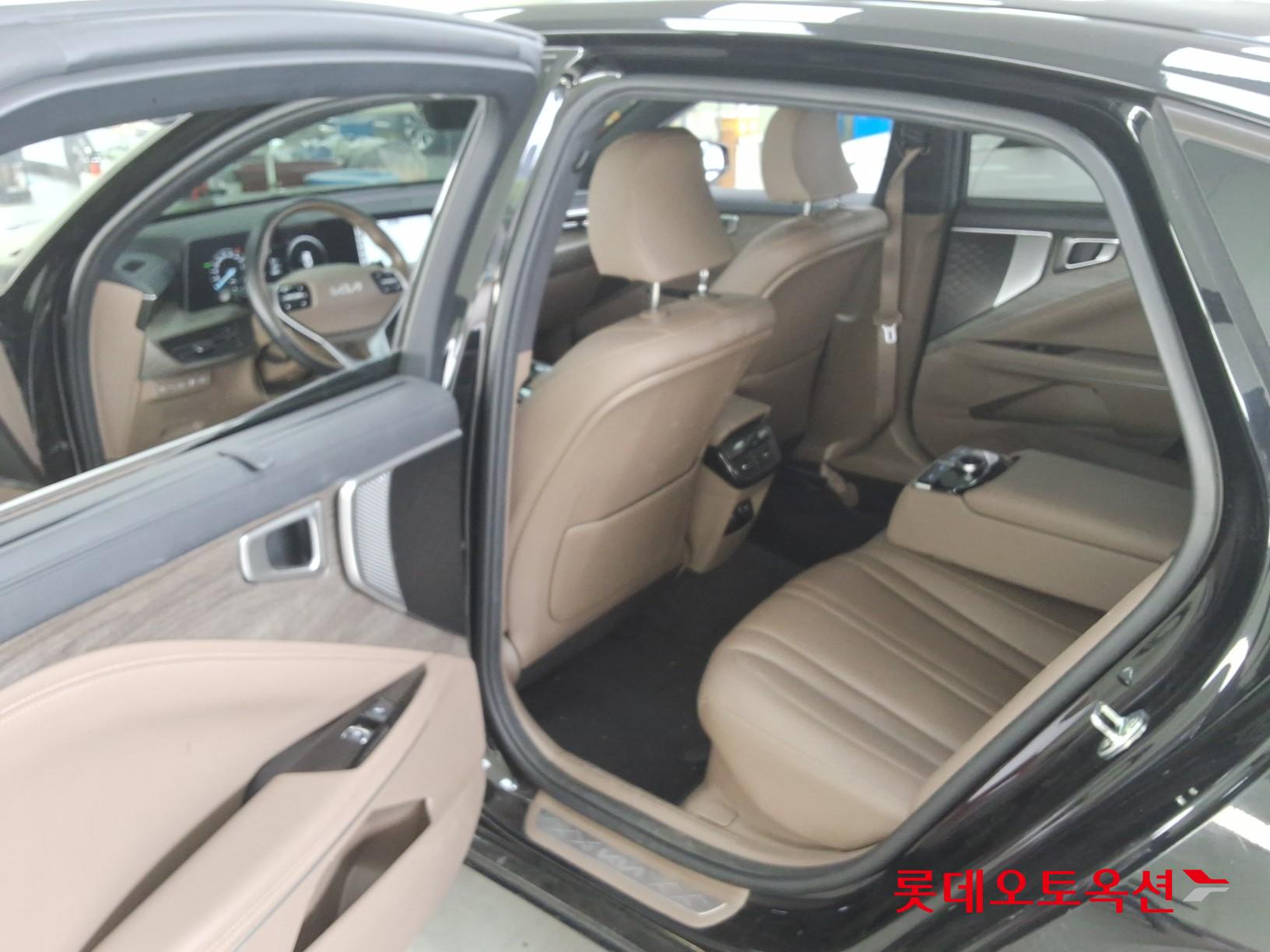 2023 - kia k8