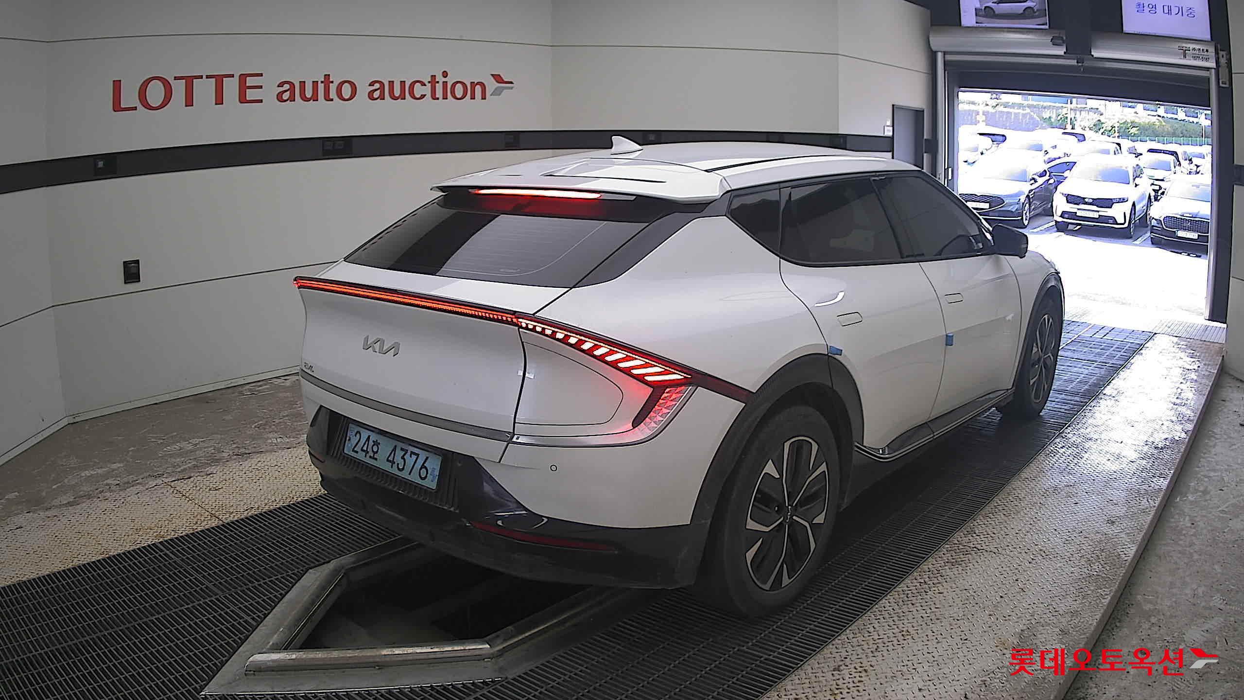 2023 - kia ev6