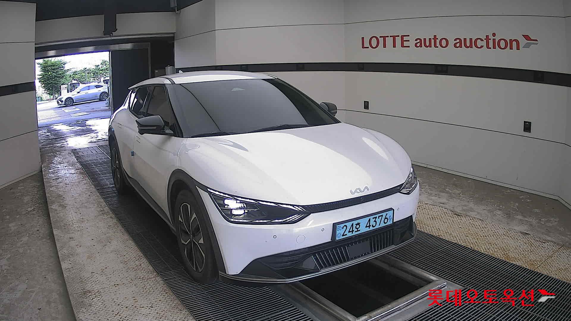 2023 - kia ev6