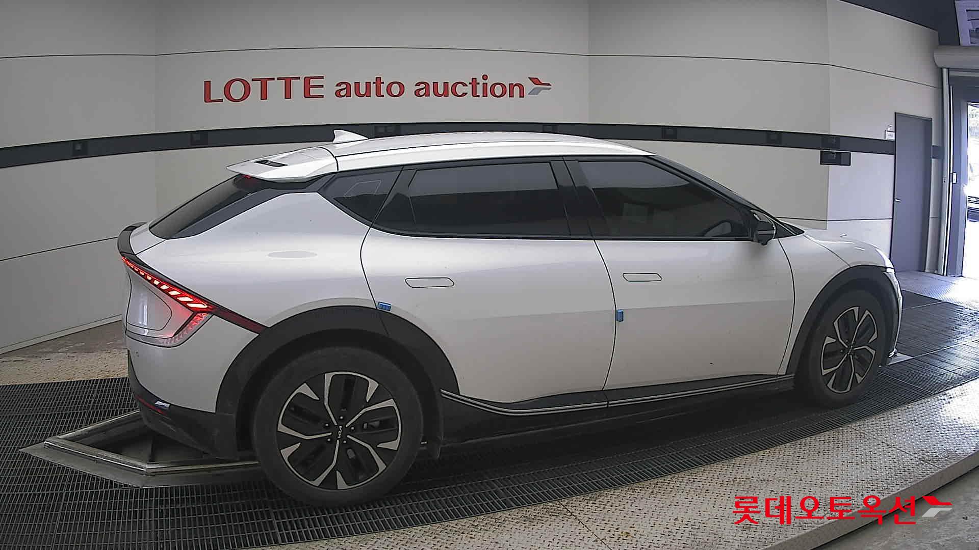 2023 - kia ev6