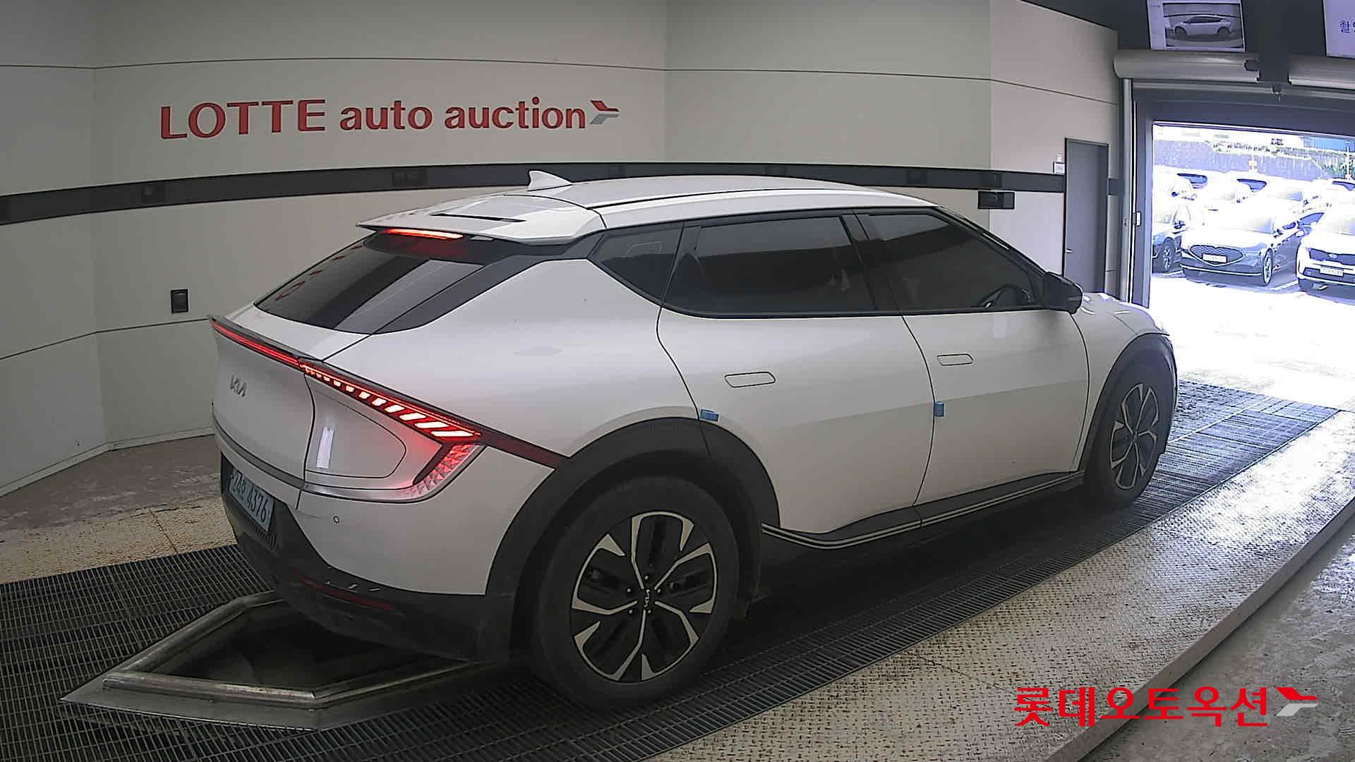 2023 - kia ev6