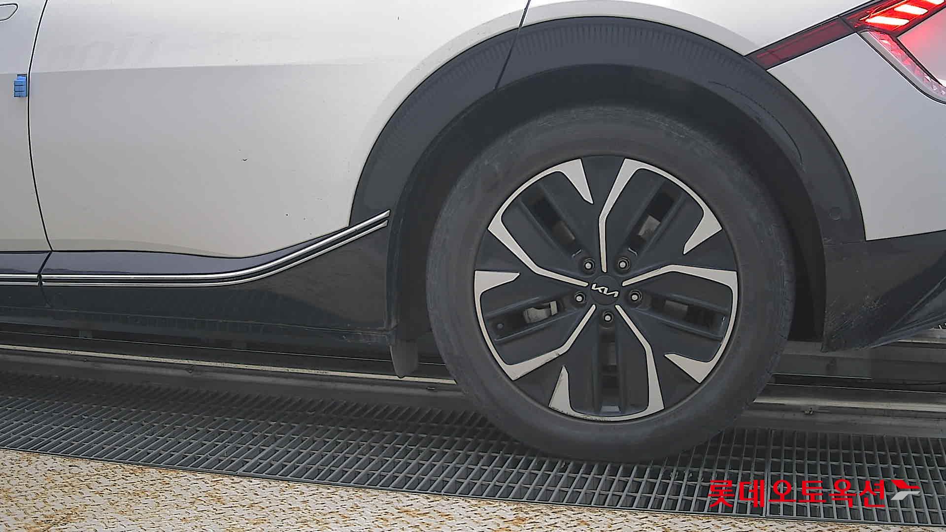 2023 - kia ev6