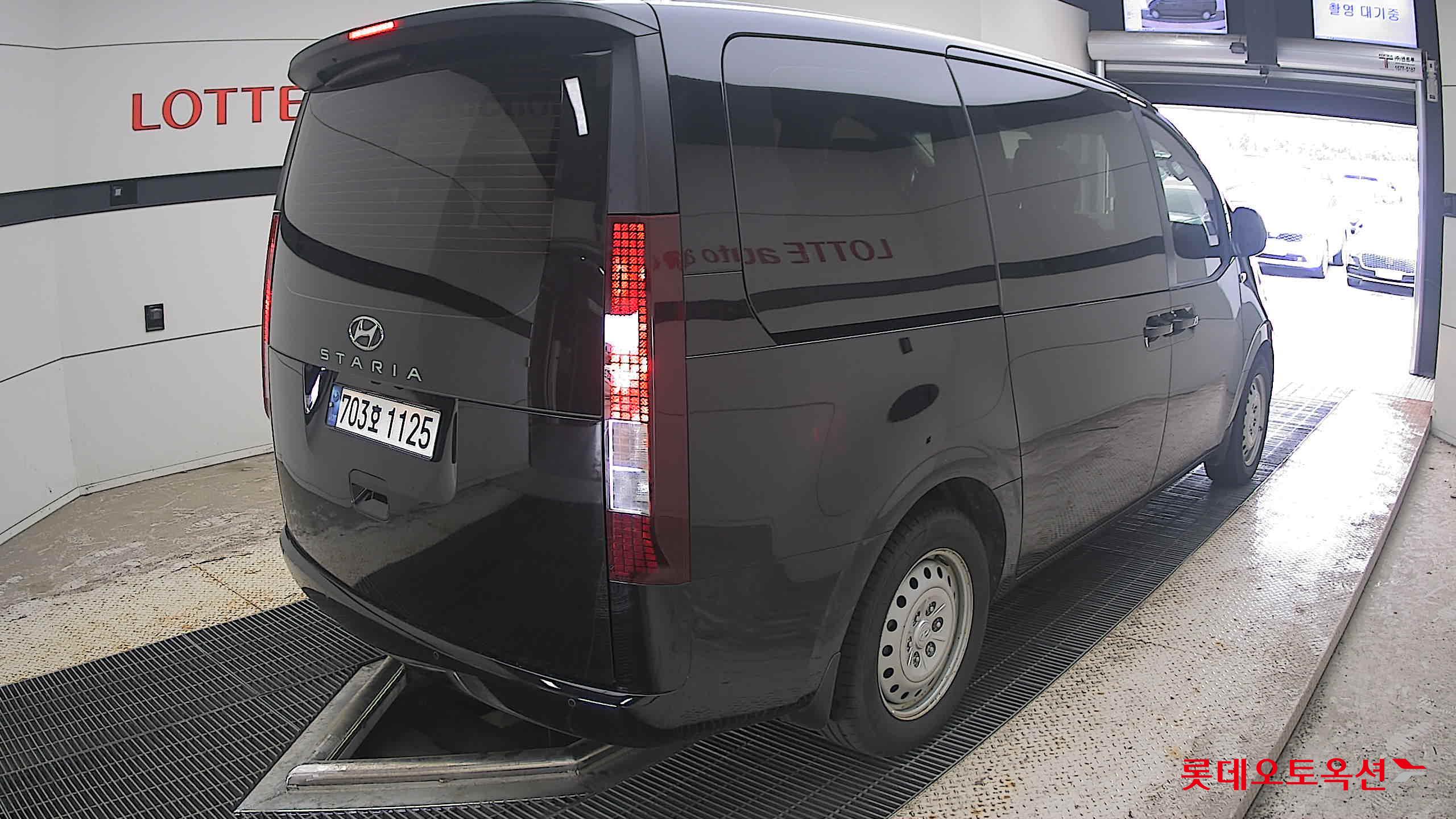 2023 - hyundai staria