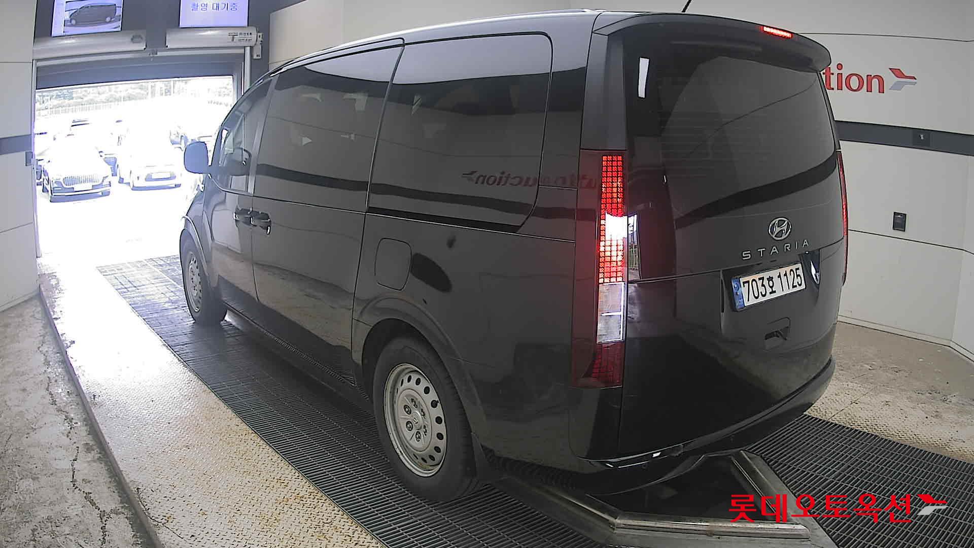 2023 - hyundai staria