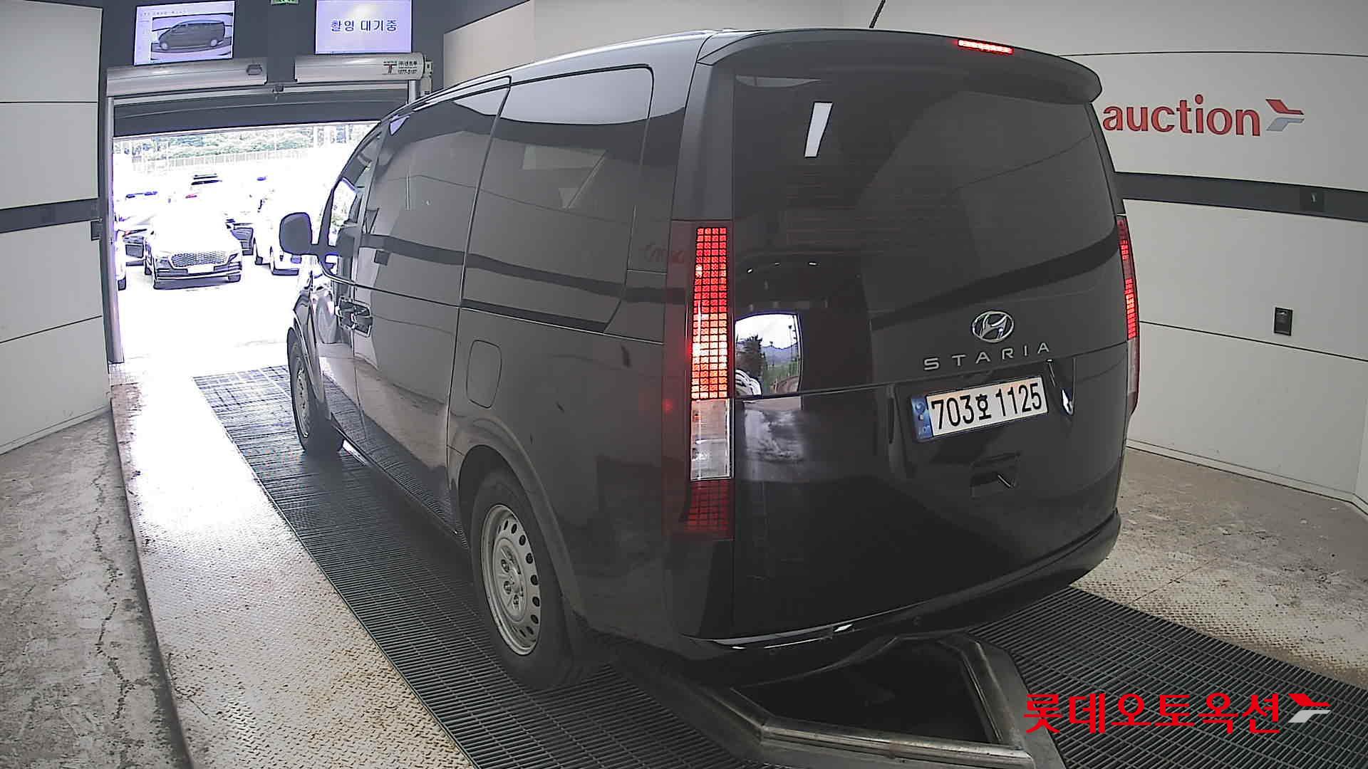 2023 - hyundai staria