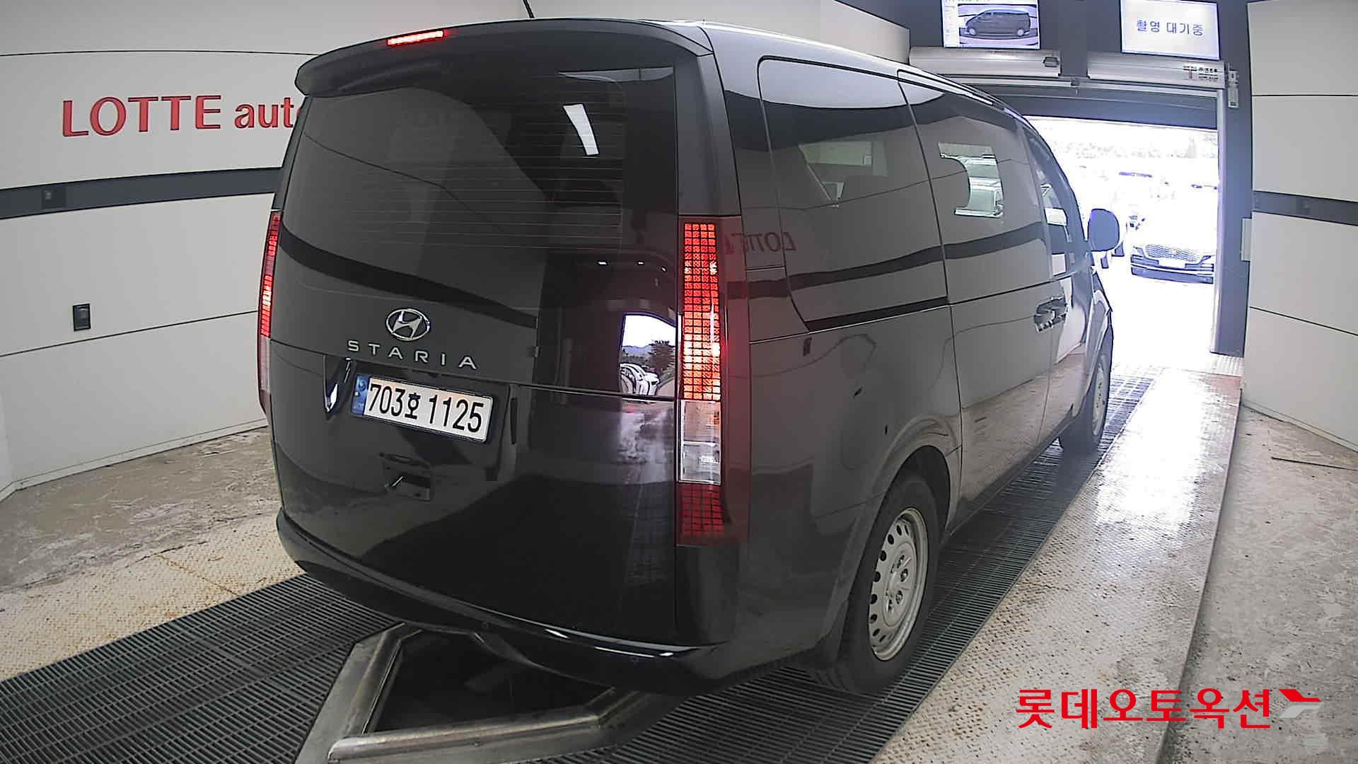 2023 - hyundai staria