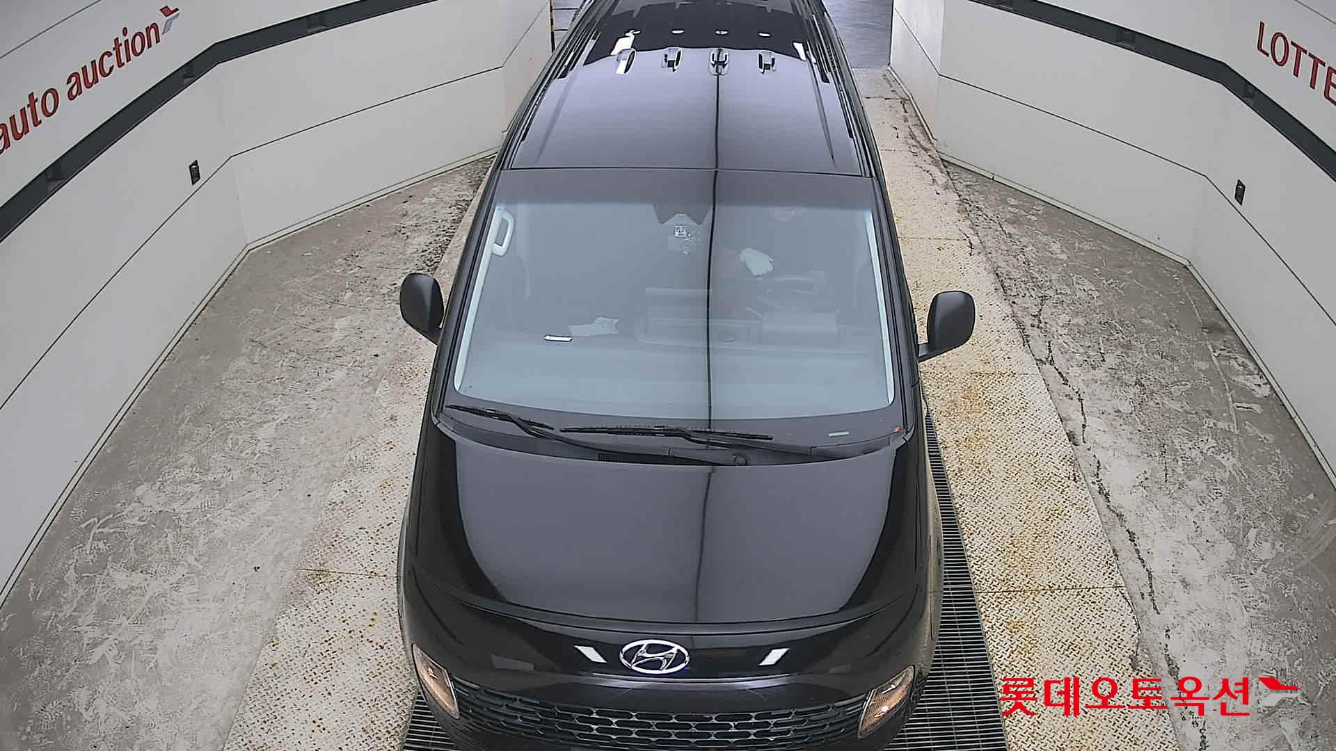 2023 - hyundai staria