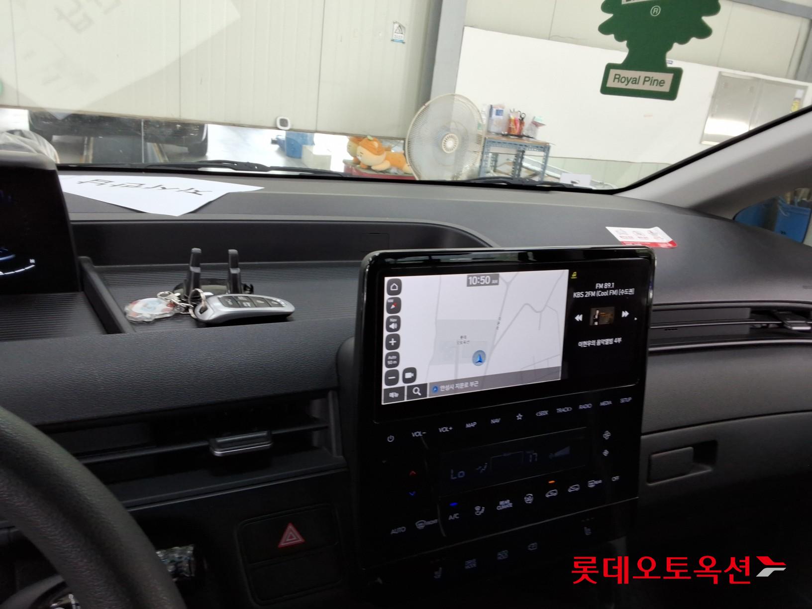 2023 - hyundai staria