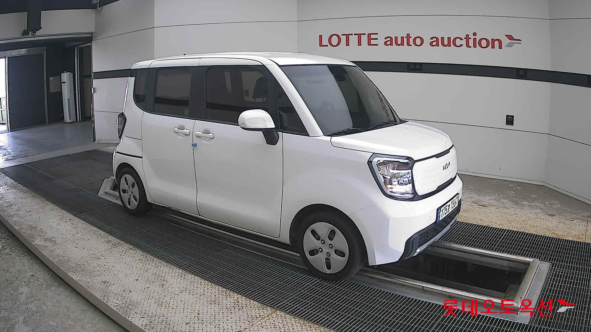 2023 - kia ray