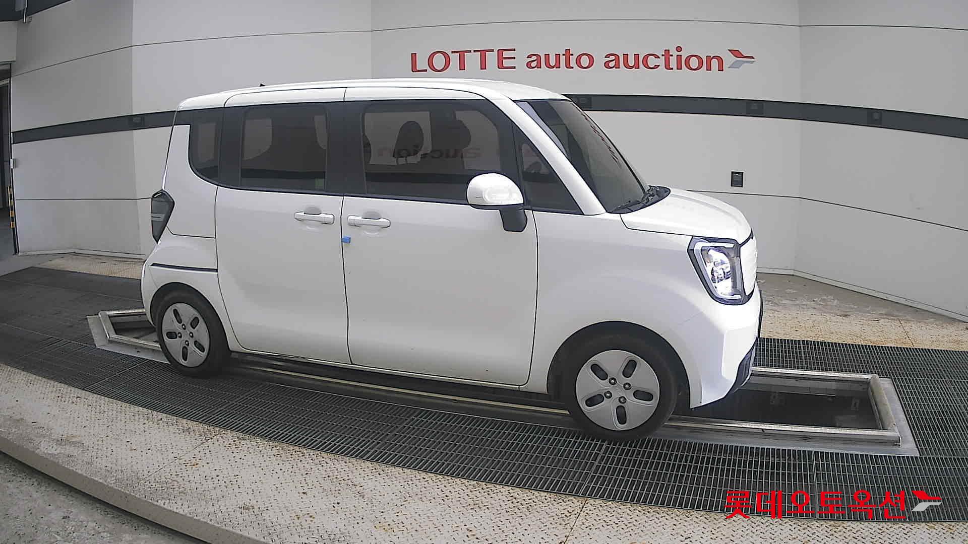 2023 - kia ray