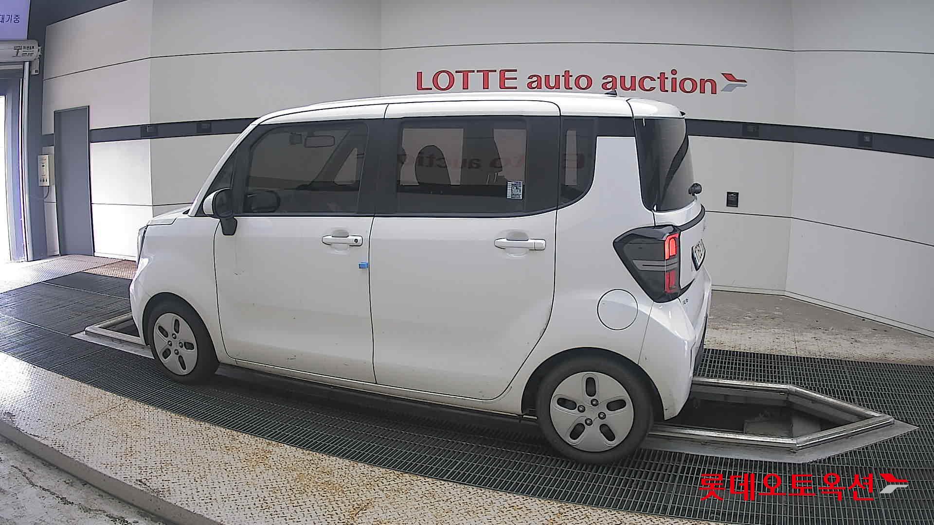 2023 - kia ray