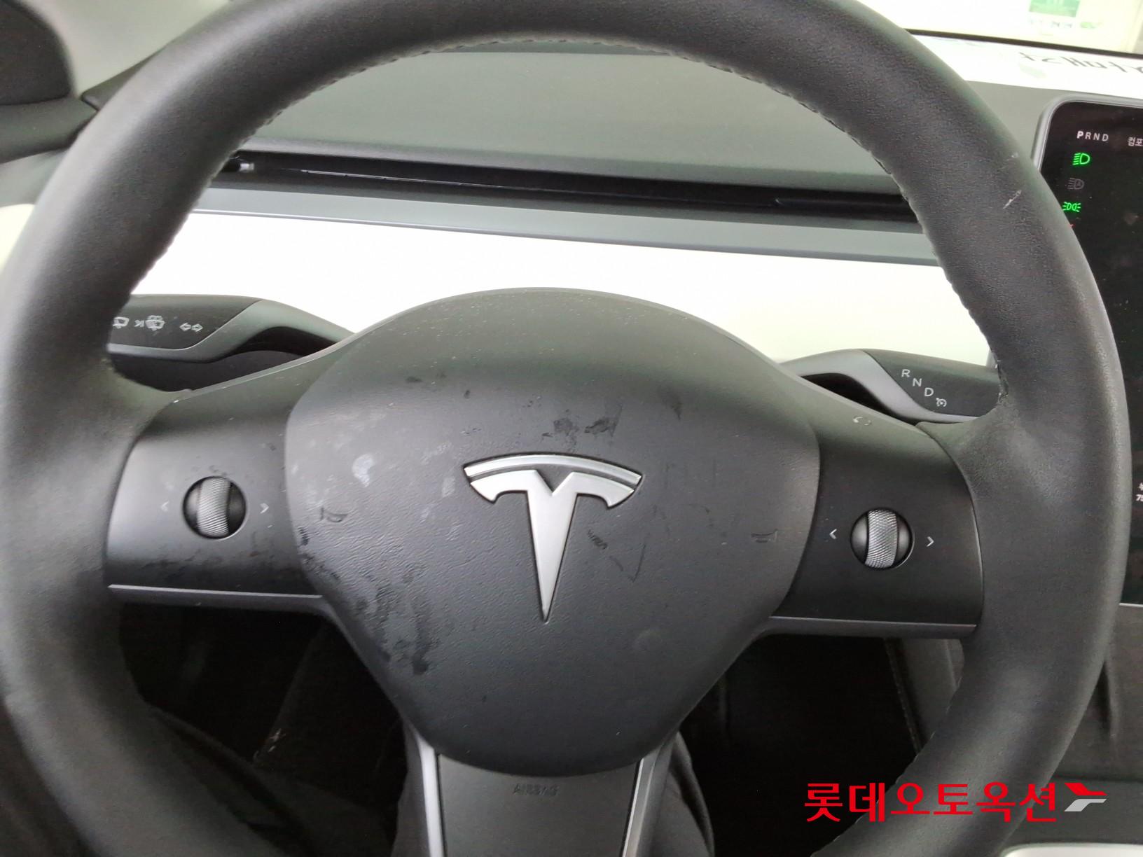 2022 - tesla model 3