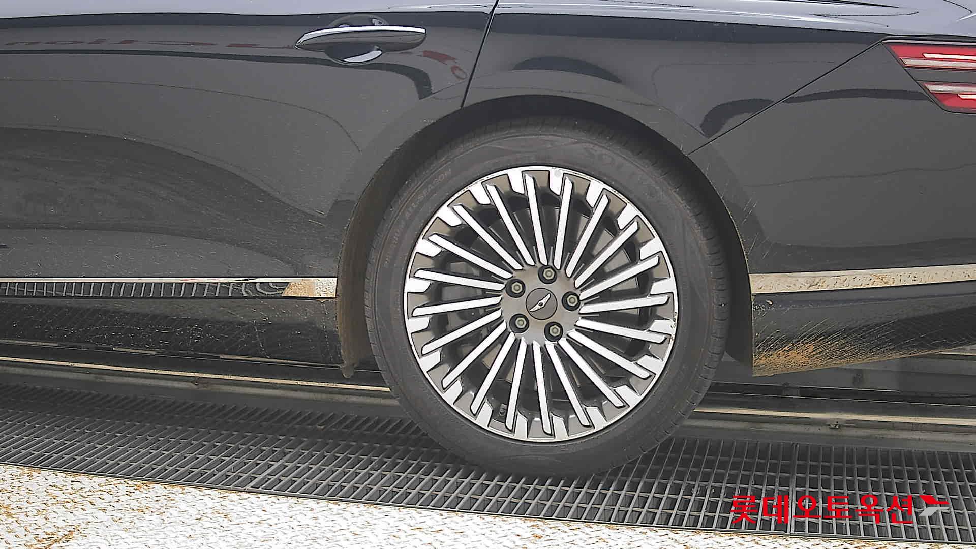 2022 - genesis g80