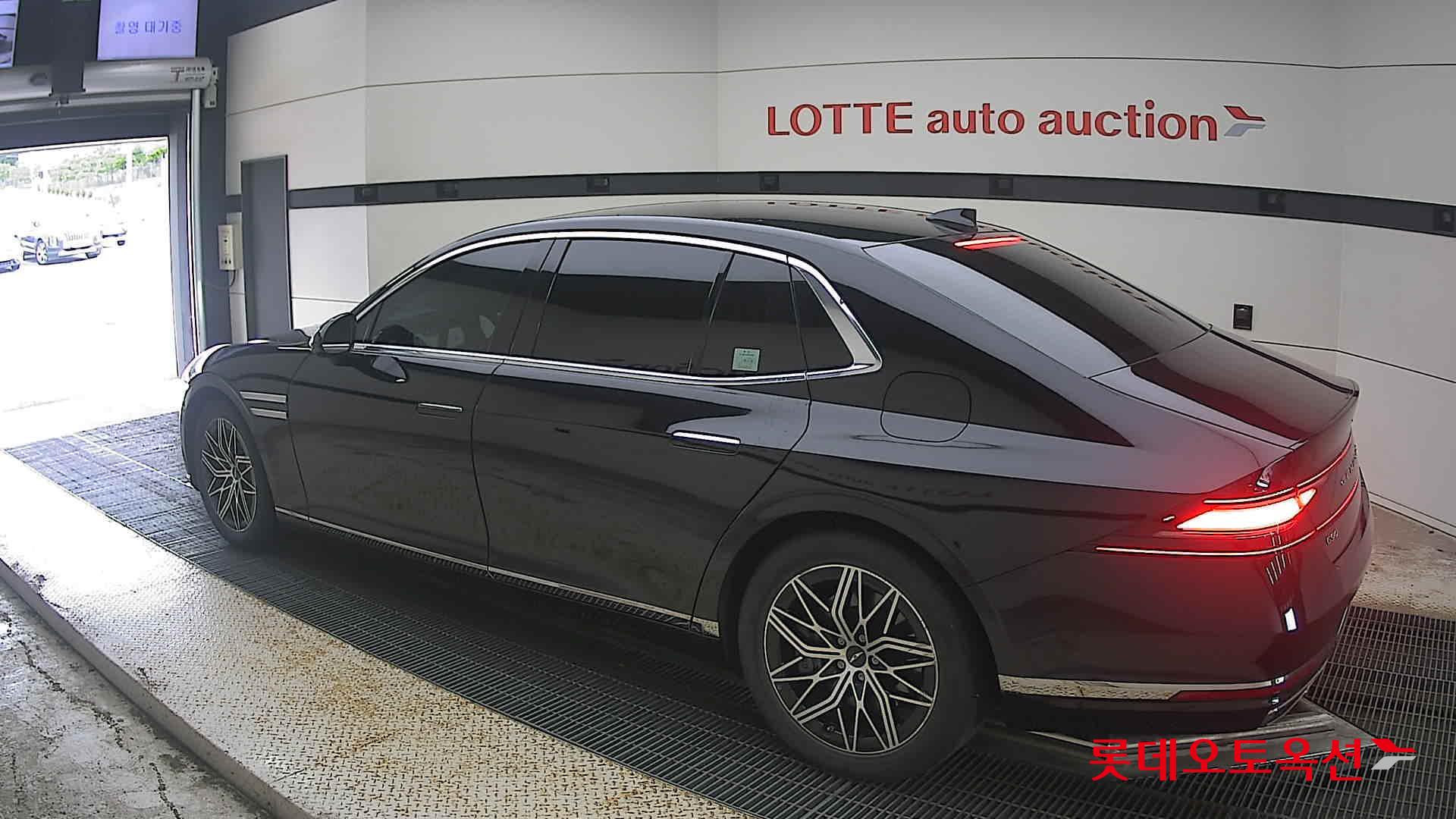 2022 - genesis g90