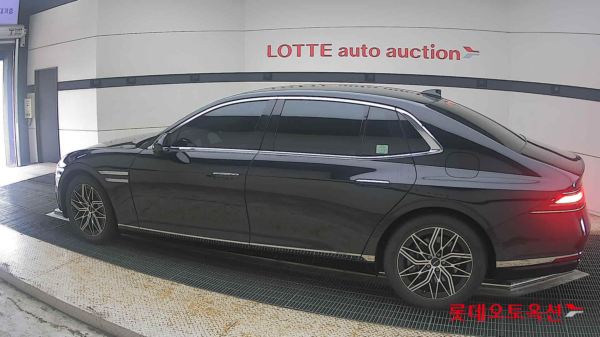 2022 - genesis g90