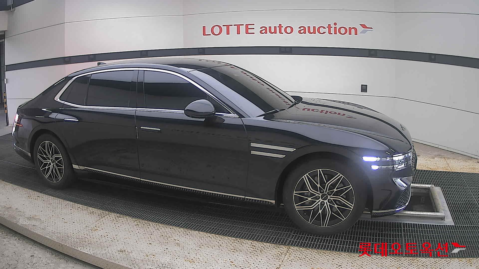 2022 - genesis g90
