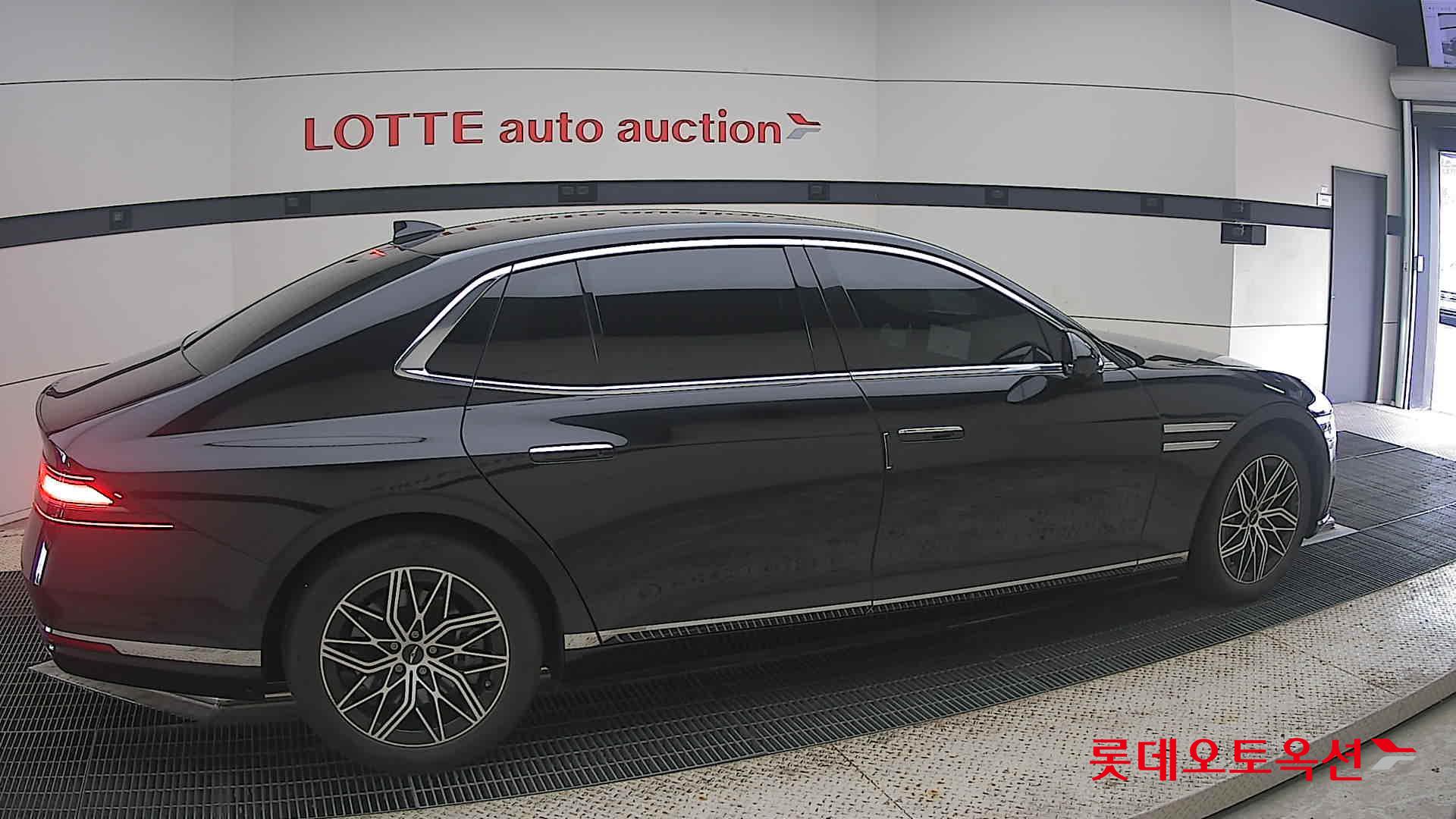 2022 - genesis g90
