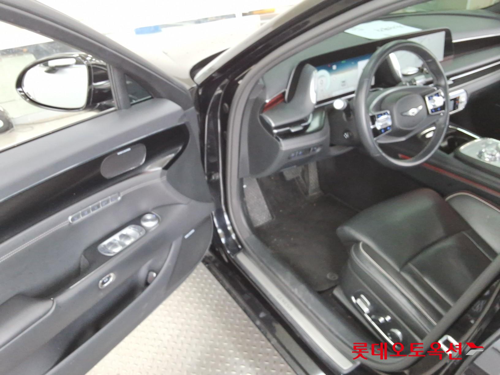 2022 - genesis g90