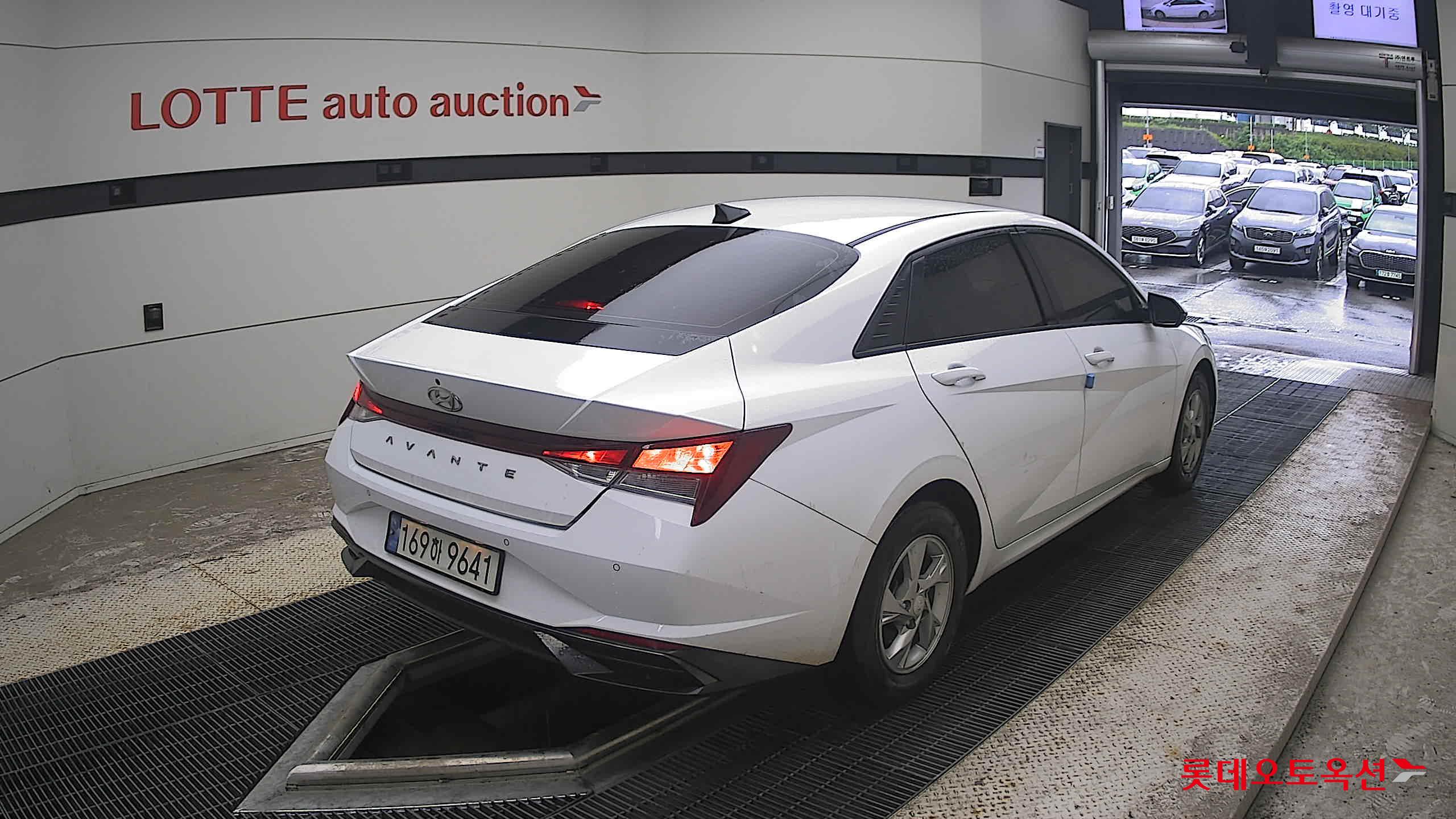 2023 - hyundai avante