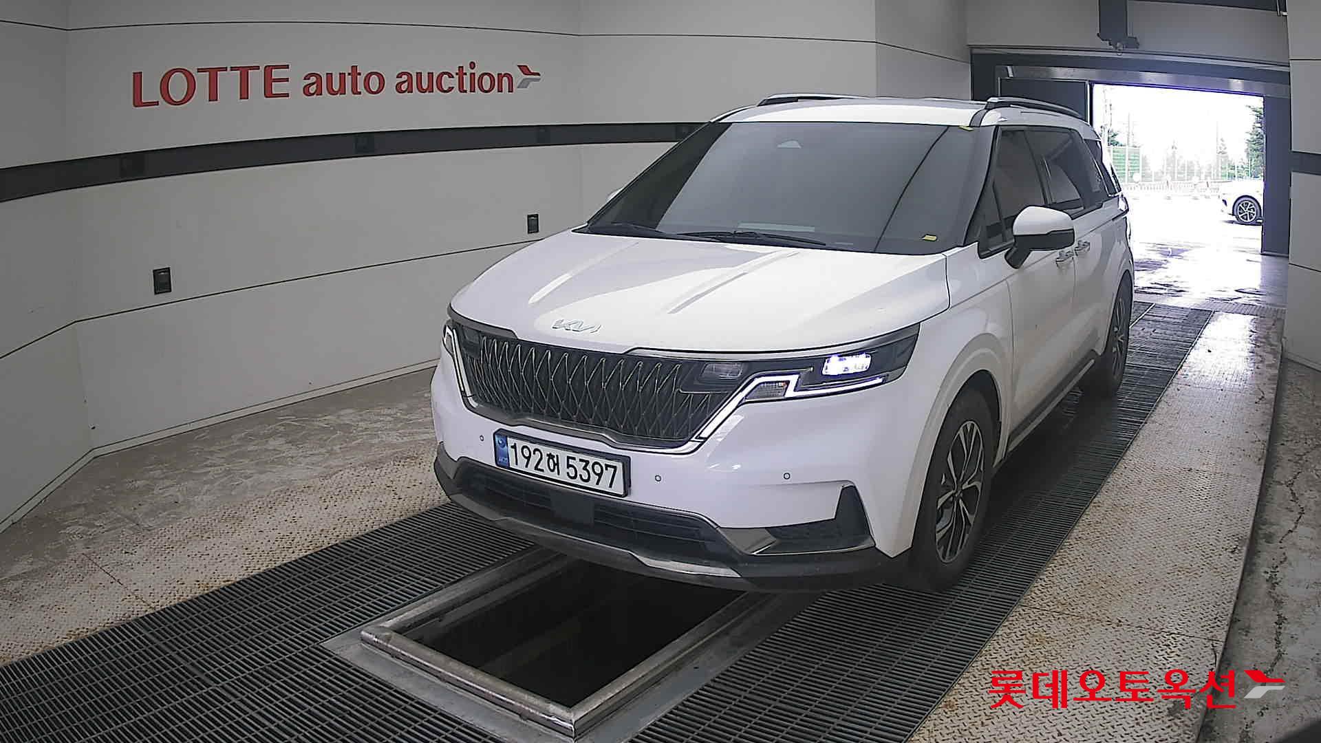 2023 - kia carnival