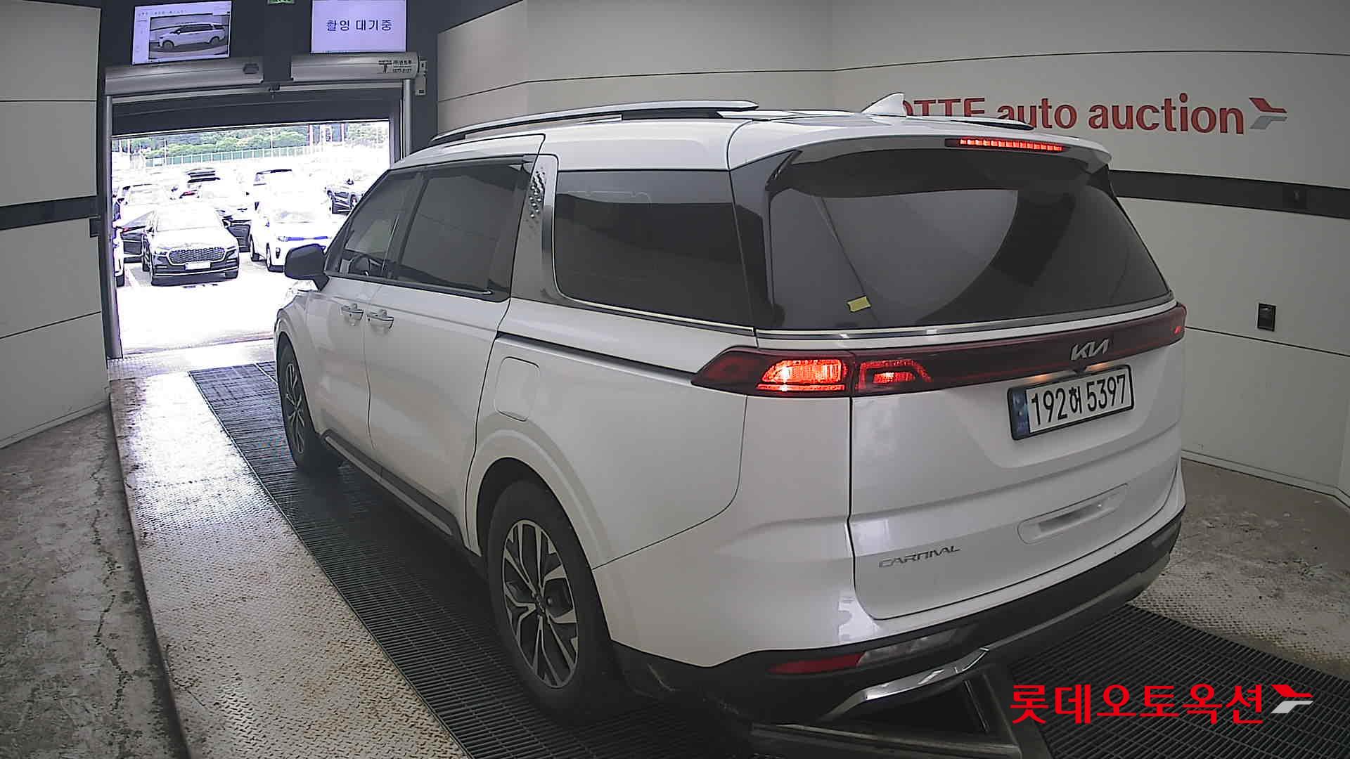 2023 - kia carnival