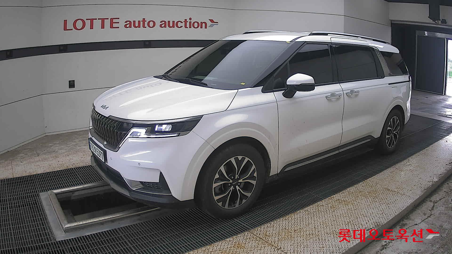 2023 - kia carnival