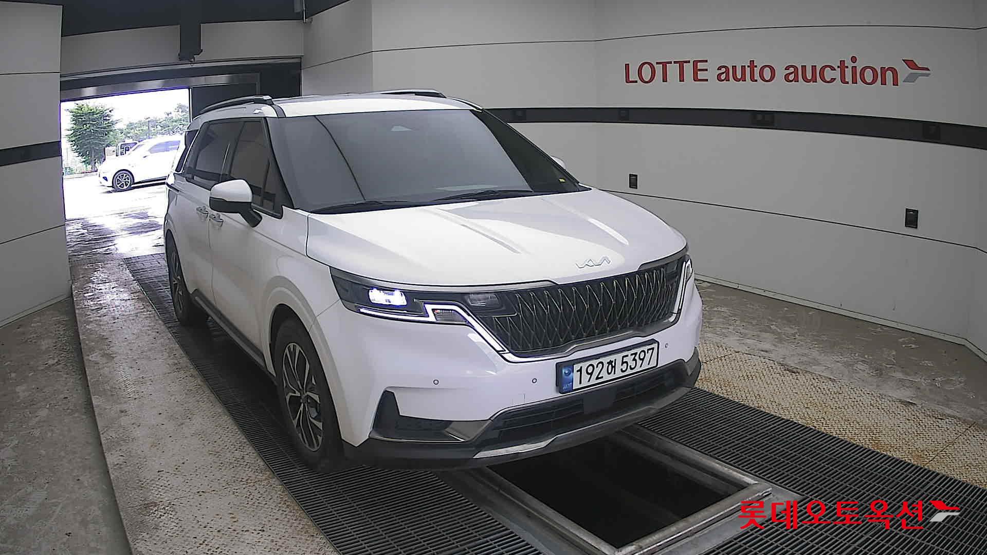 2023 - kia carnival