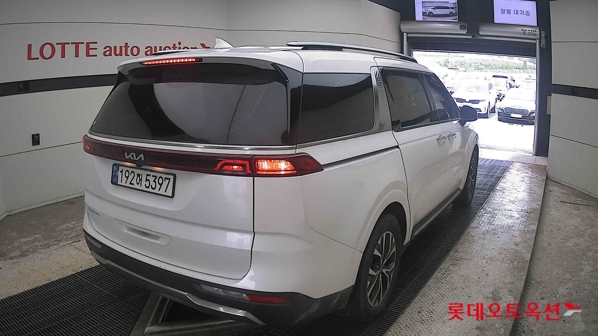 2023 - kia carnival