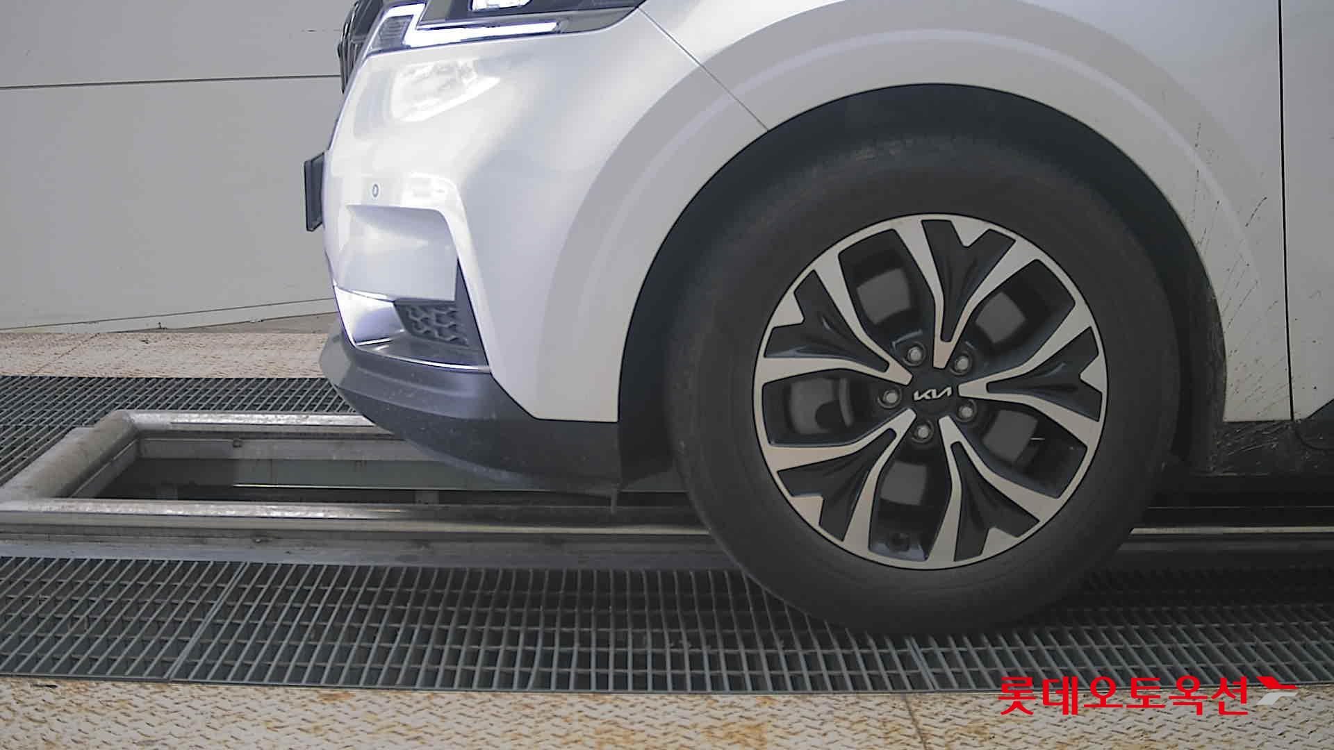 2023 - kia carnival