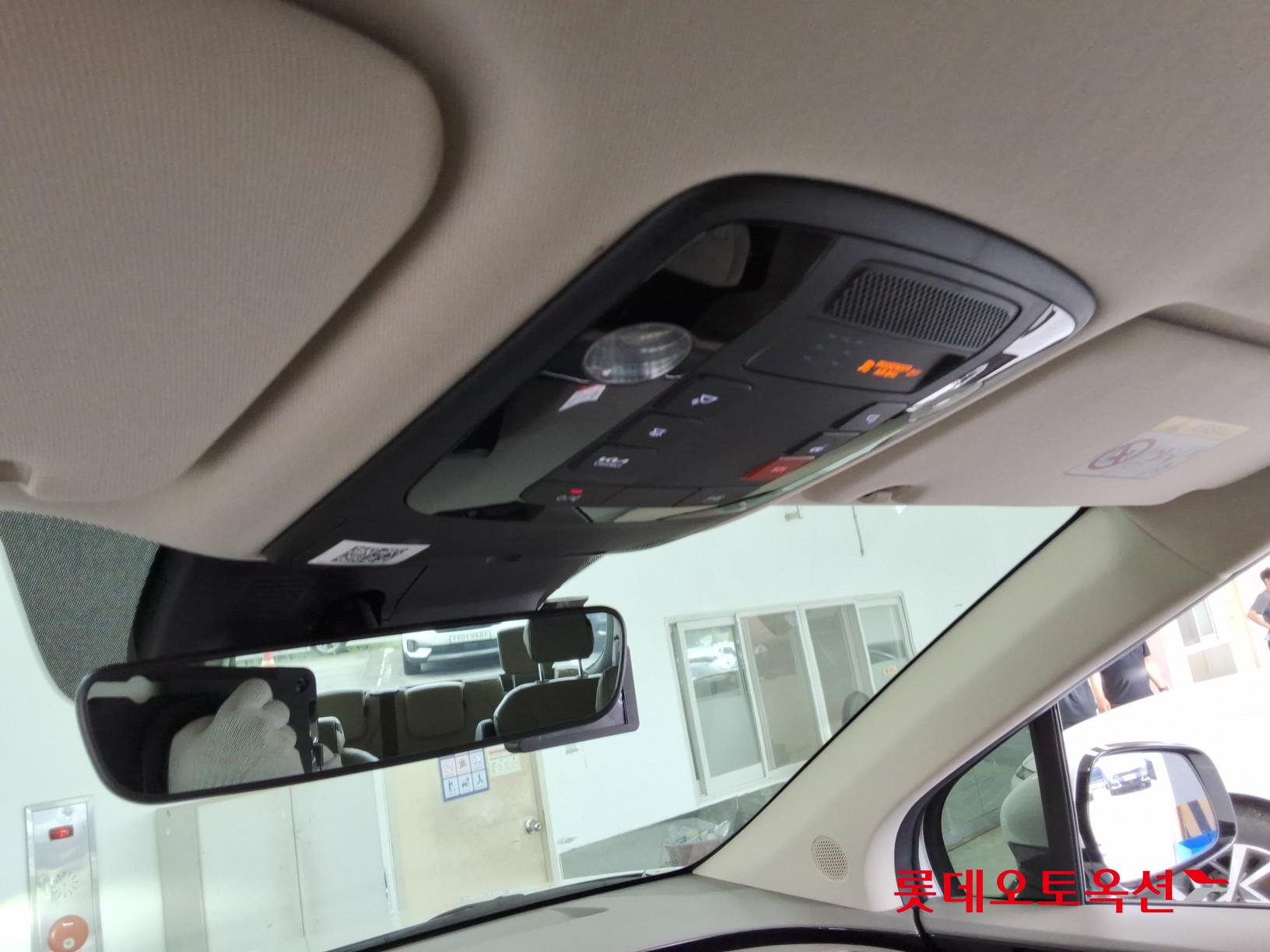 2023 - kia carnival