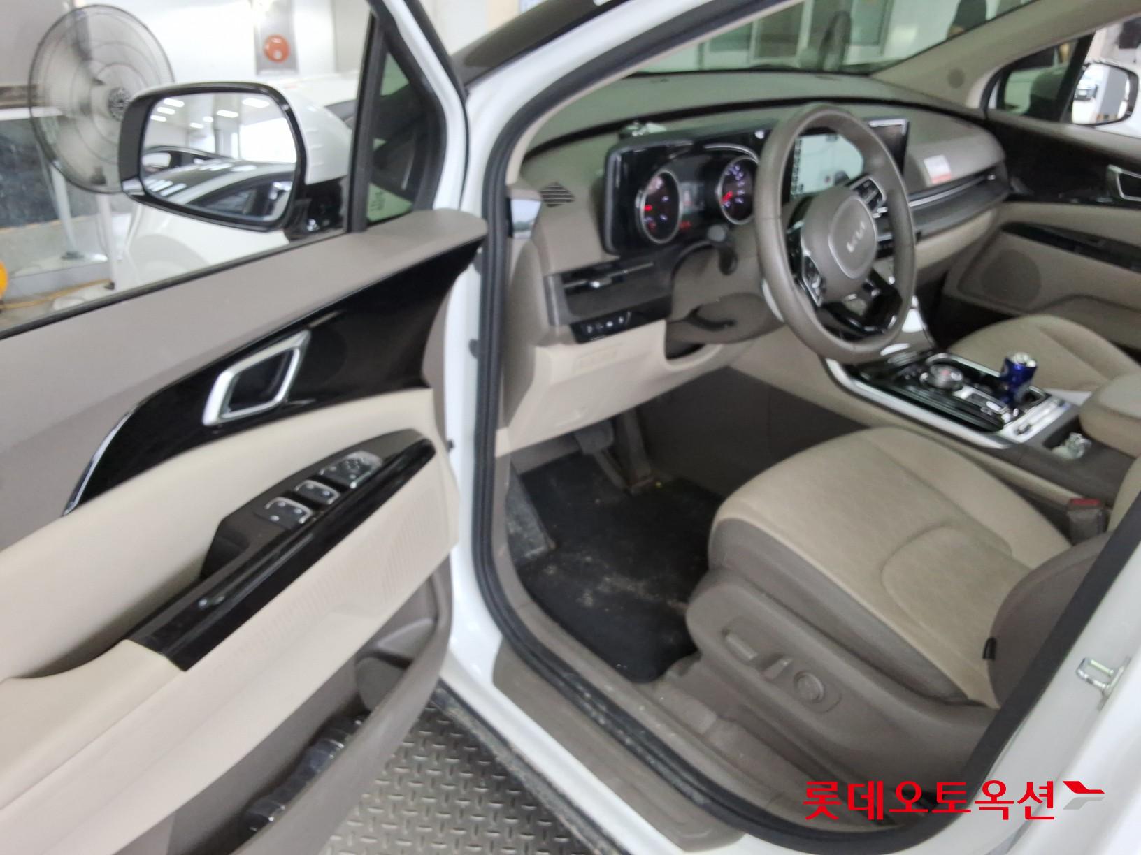 2023 - kia carnival